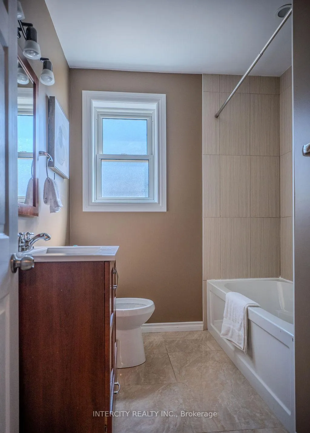 Photo 26 of 631 Trudale Court, Oakville, West — HOMEH