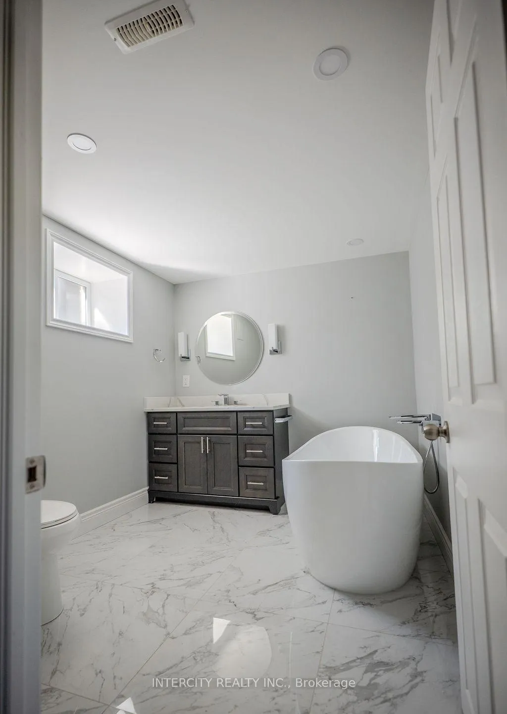 Photo 29 of 631 Trudale Court, Oakville, West — HOMEH