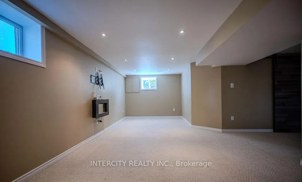 Photo 33 of 631 Trudale Court, Oakville, West — HOMEH