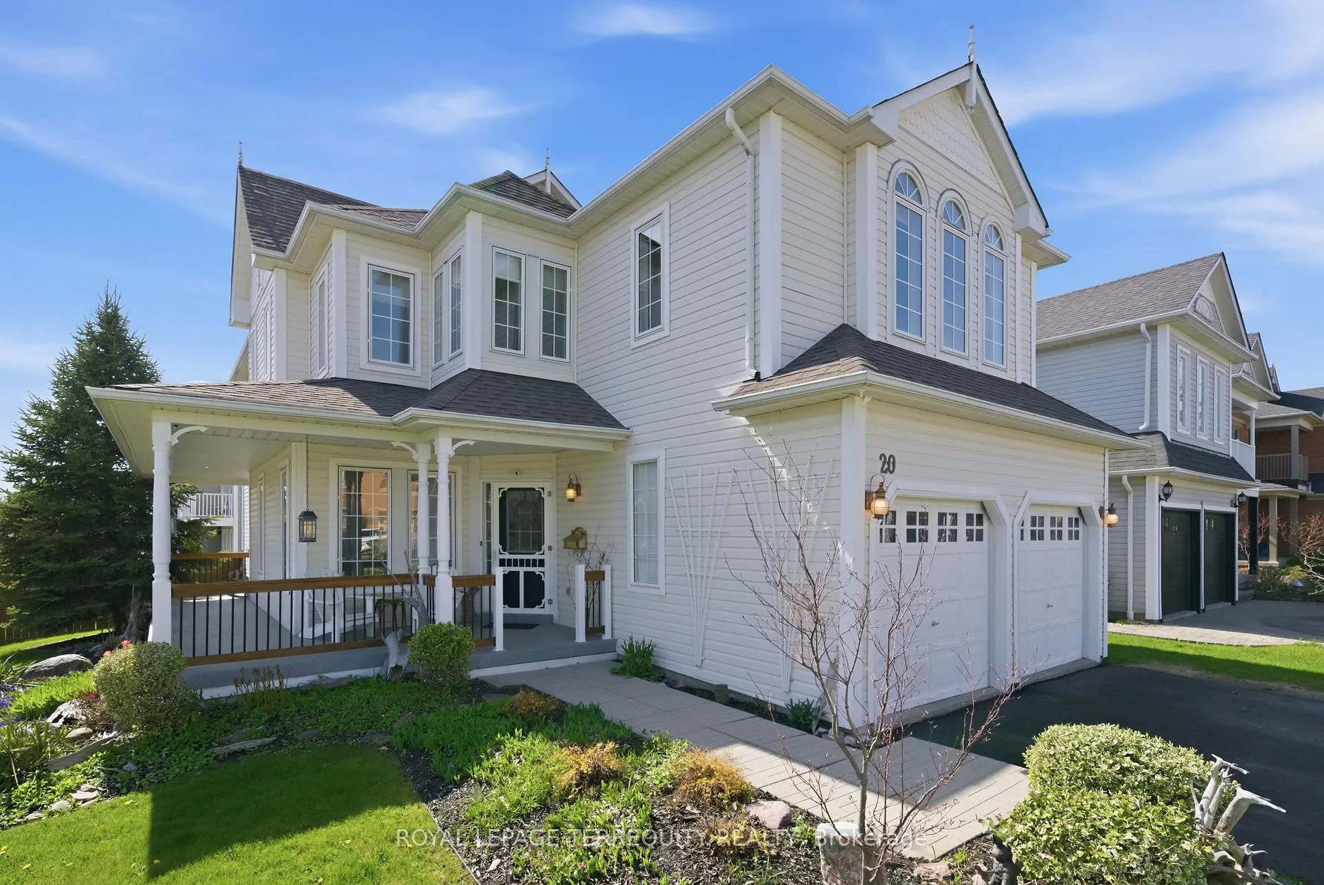 Photo 1 of 20 Selkirk Drive, Whitby, Brooklin — HOMEH