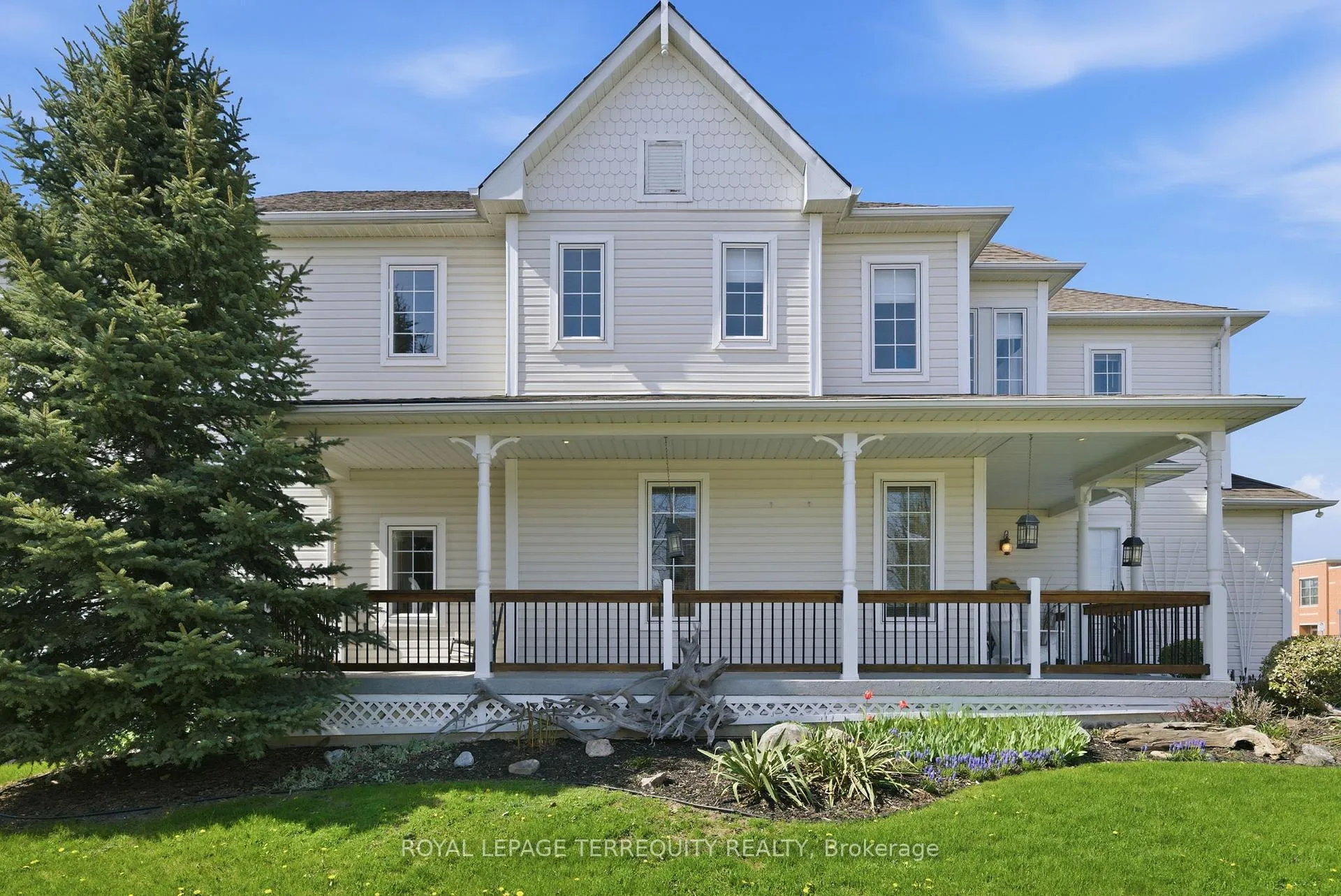 Photo 6 of 20 Selkirk Drive, Whitby, Brooklin — HOMEH