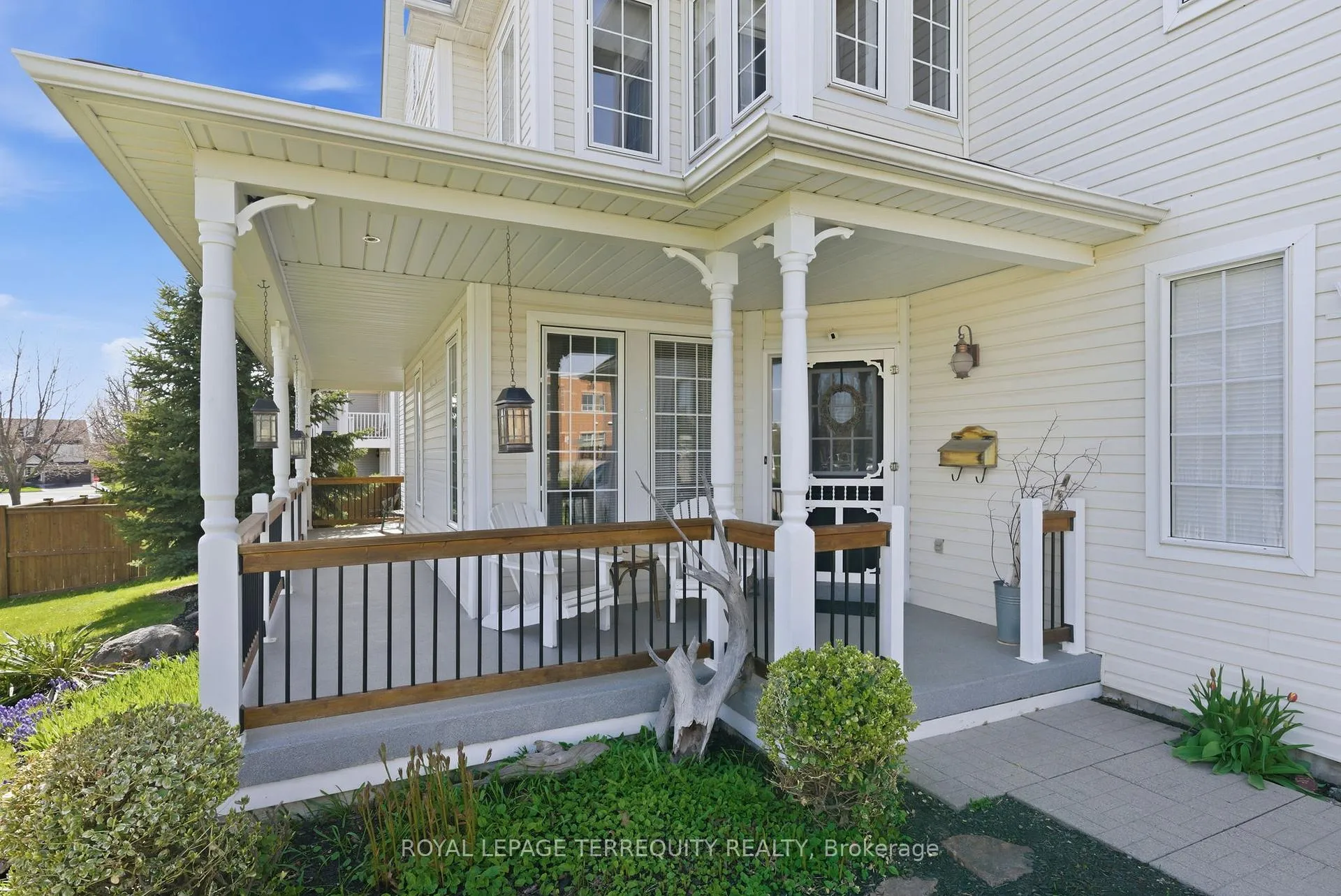 Photo 8 of 20 Selkirk Drive, Whitby, Brooklin — HOMEH