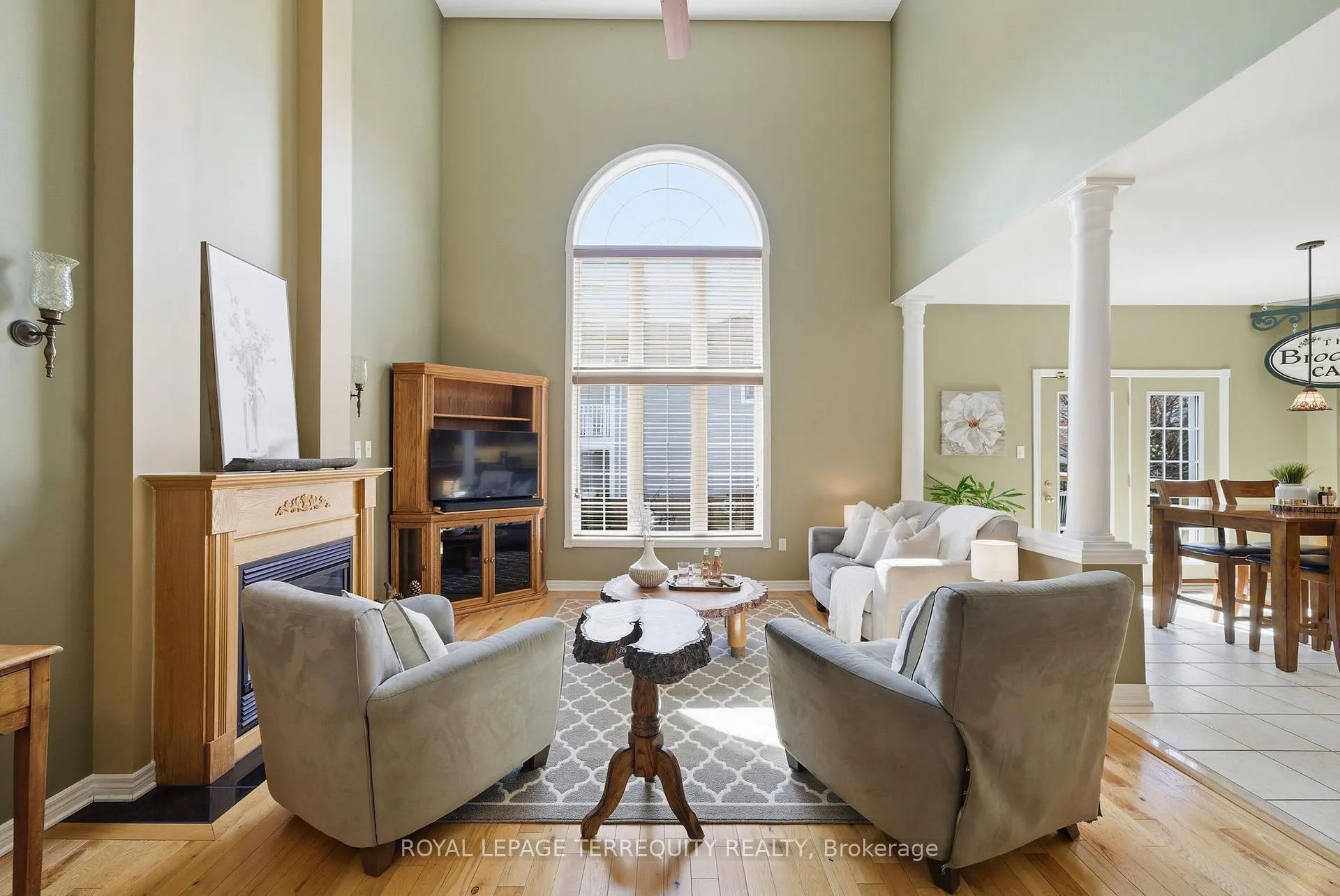 Photo 12 of 20 Selkirk Drive, Whitby, Brooklin — HOMEH