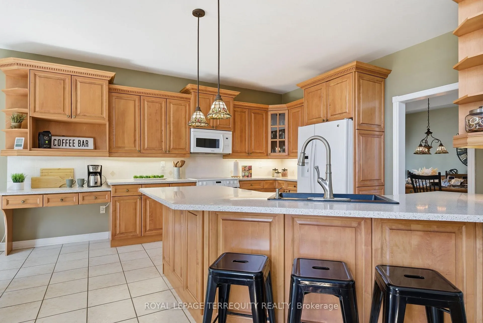 Photo 19 of 20 Selkirk Drive, Whitby, Brooklin — HOMEH