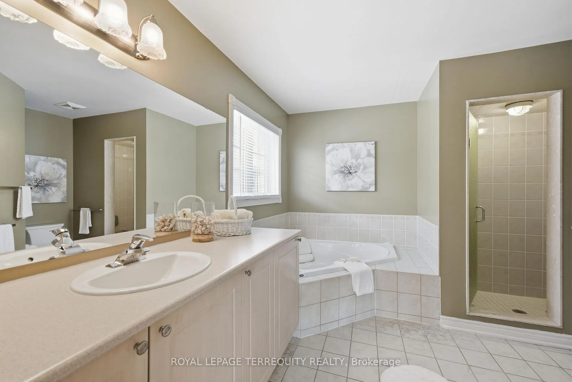 Photo 33 of 20 Selkirk Drive, Whitby, Brooklin — HOMEH