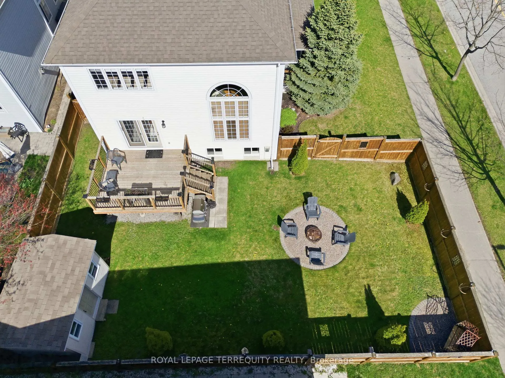 Photo 42 of 20 Selkirk Drive, Whitby, Brooklin — HOMEH