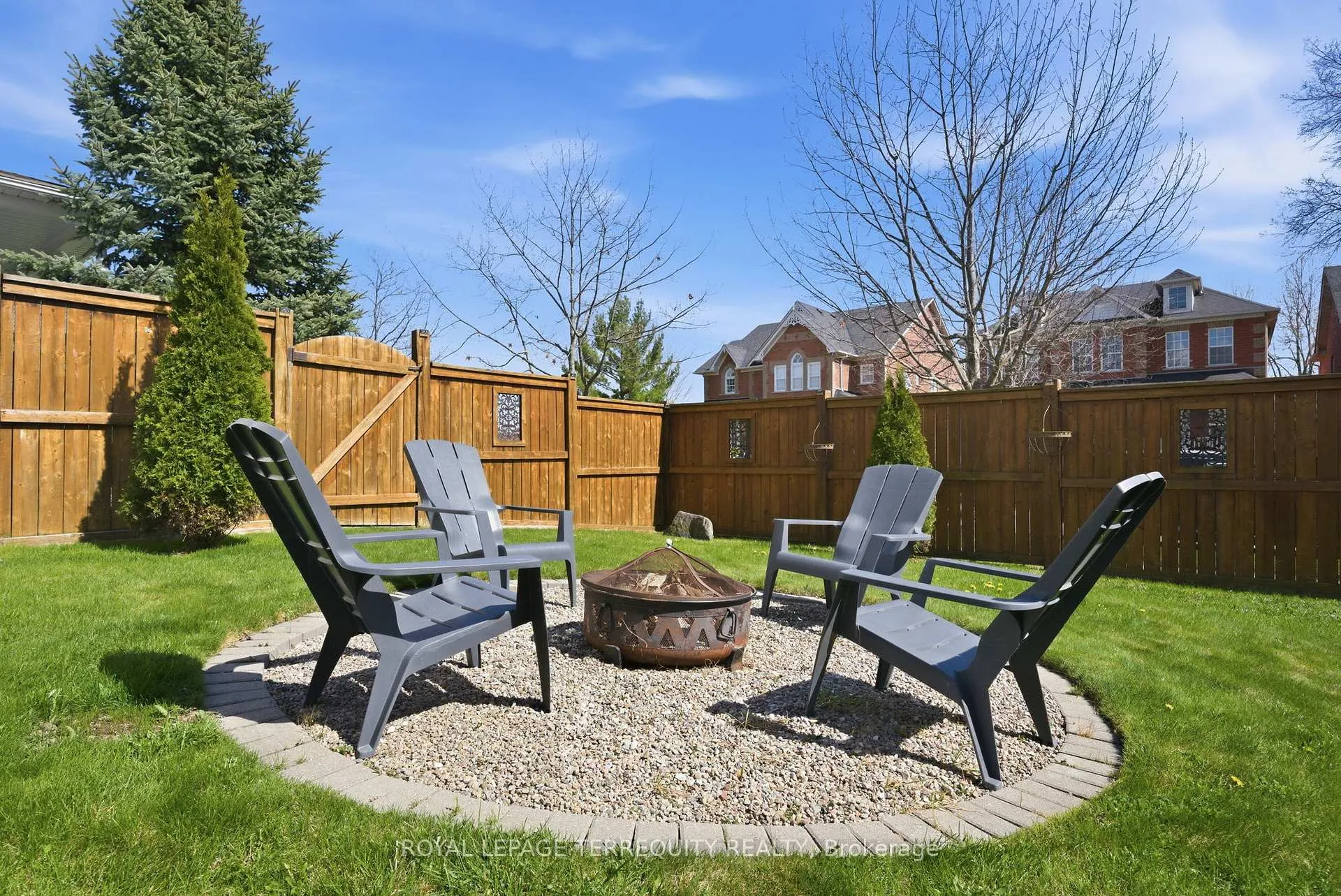 Photo 43 of 20 Selkirk Drive, Whitby, Brooklin — HOMEH