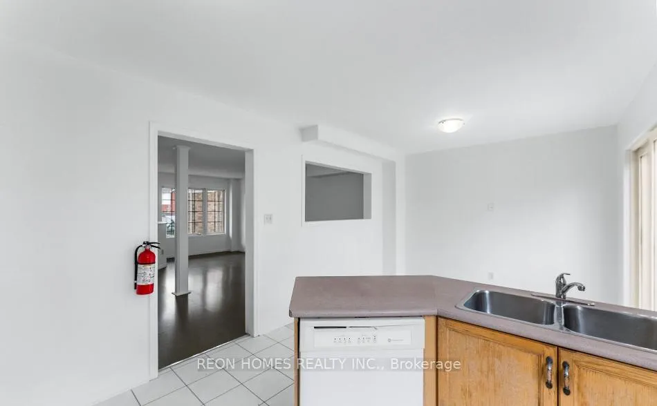 Photo 10 of 1885 Dalhousie Crescent, Oshawa, Samac — HOMEH