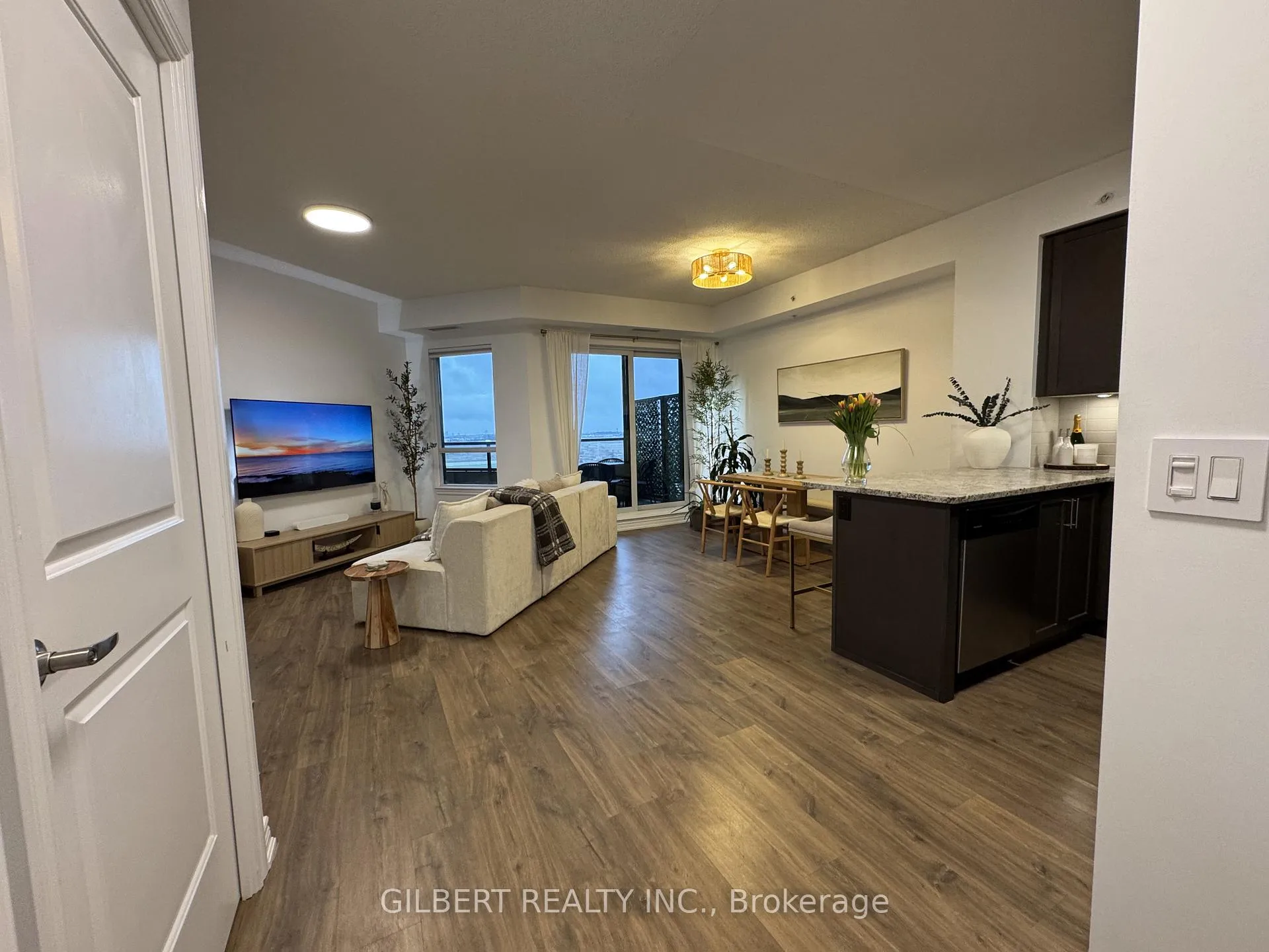 Photo 5 of Unit 907, 9255 Jane Street, Vaughan, Maple — HOMEH