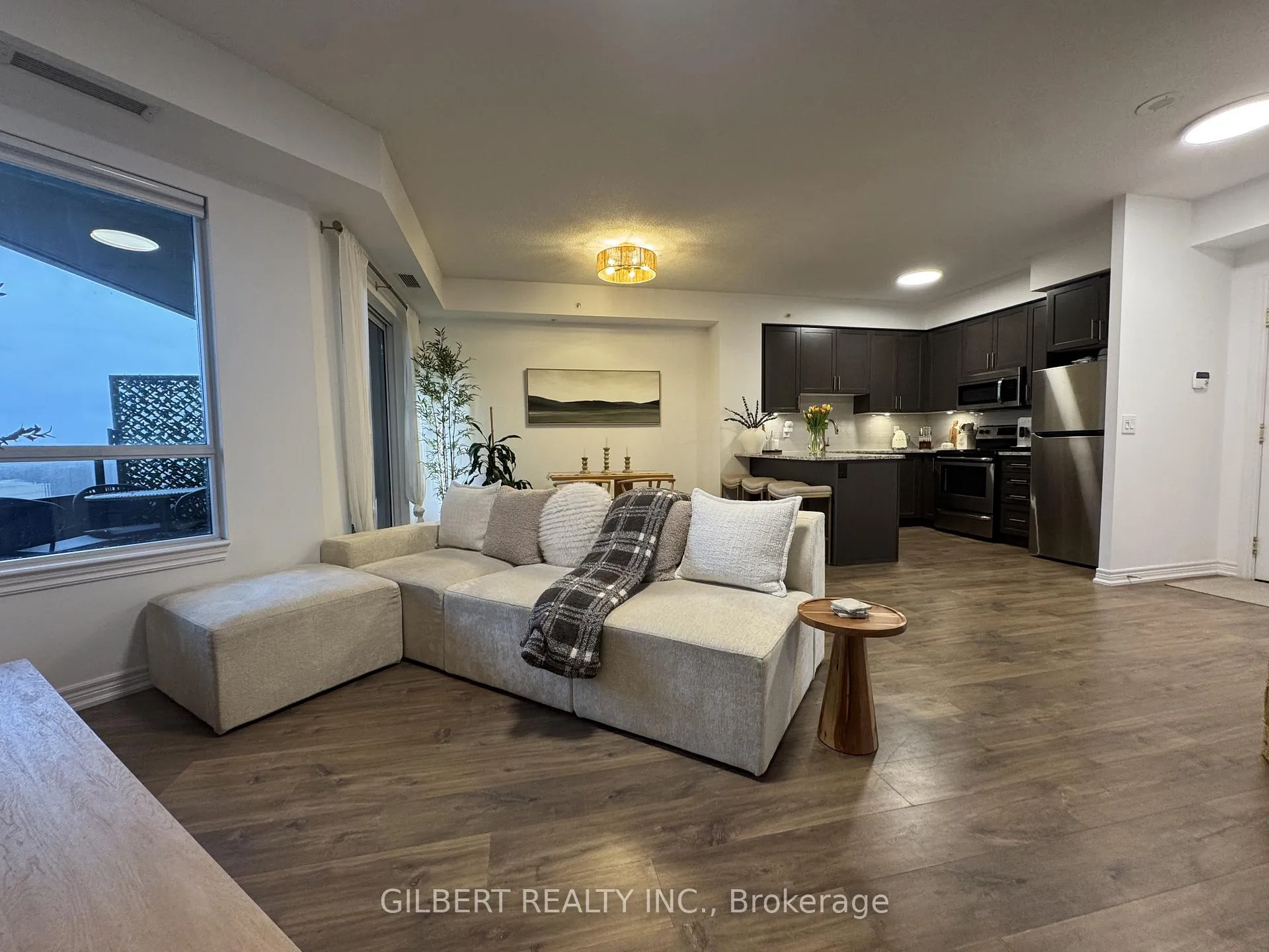 Photo 6 of Unit 907, 9255 Jane Street, Vaughan, Maple — HOMEH