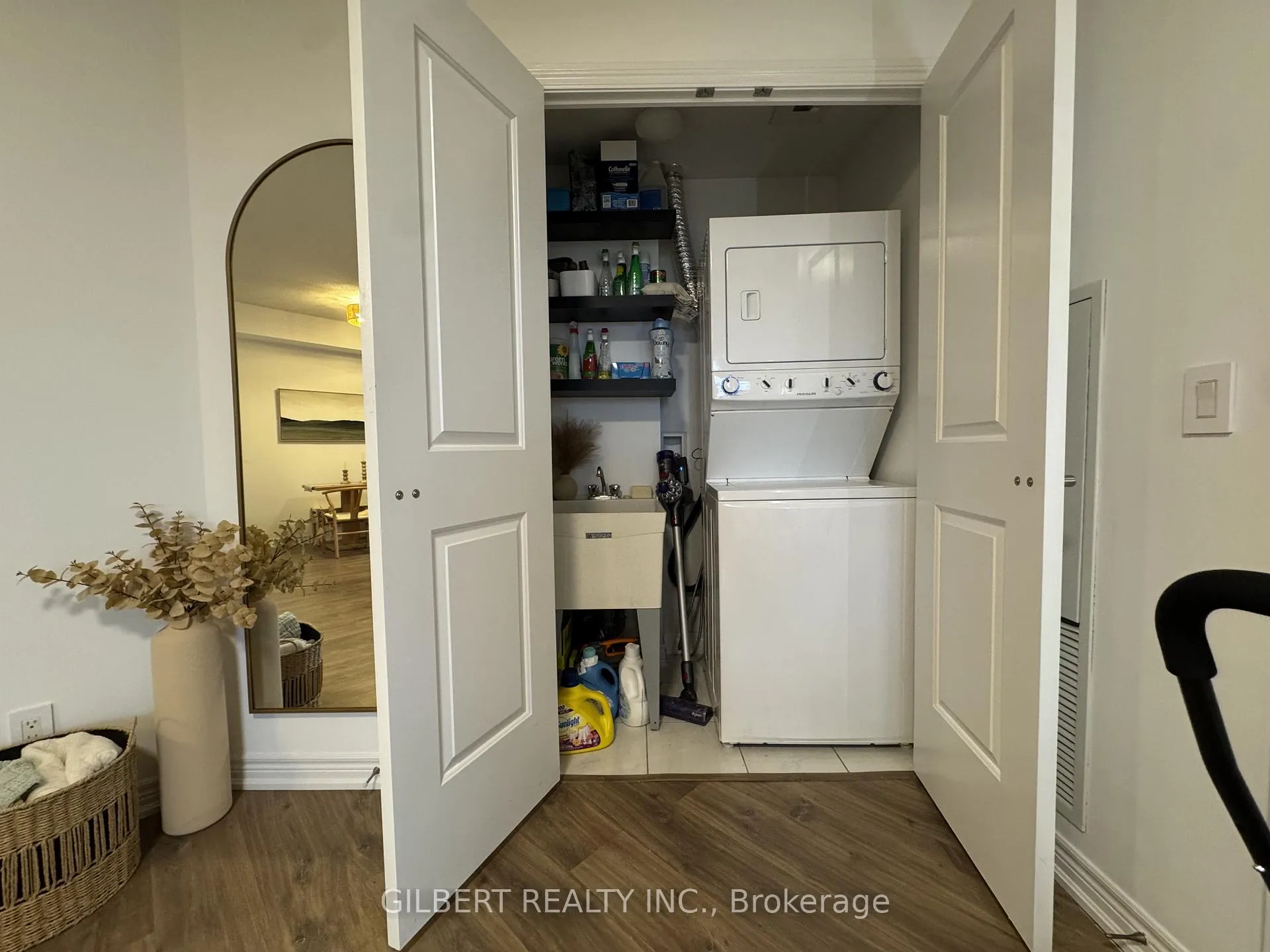 Photo 11 of Unit 907, 9255 Jane Street, Vaughan, Maple — HOMEH