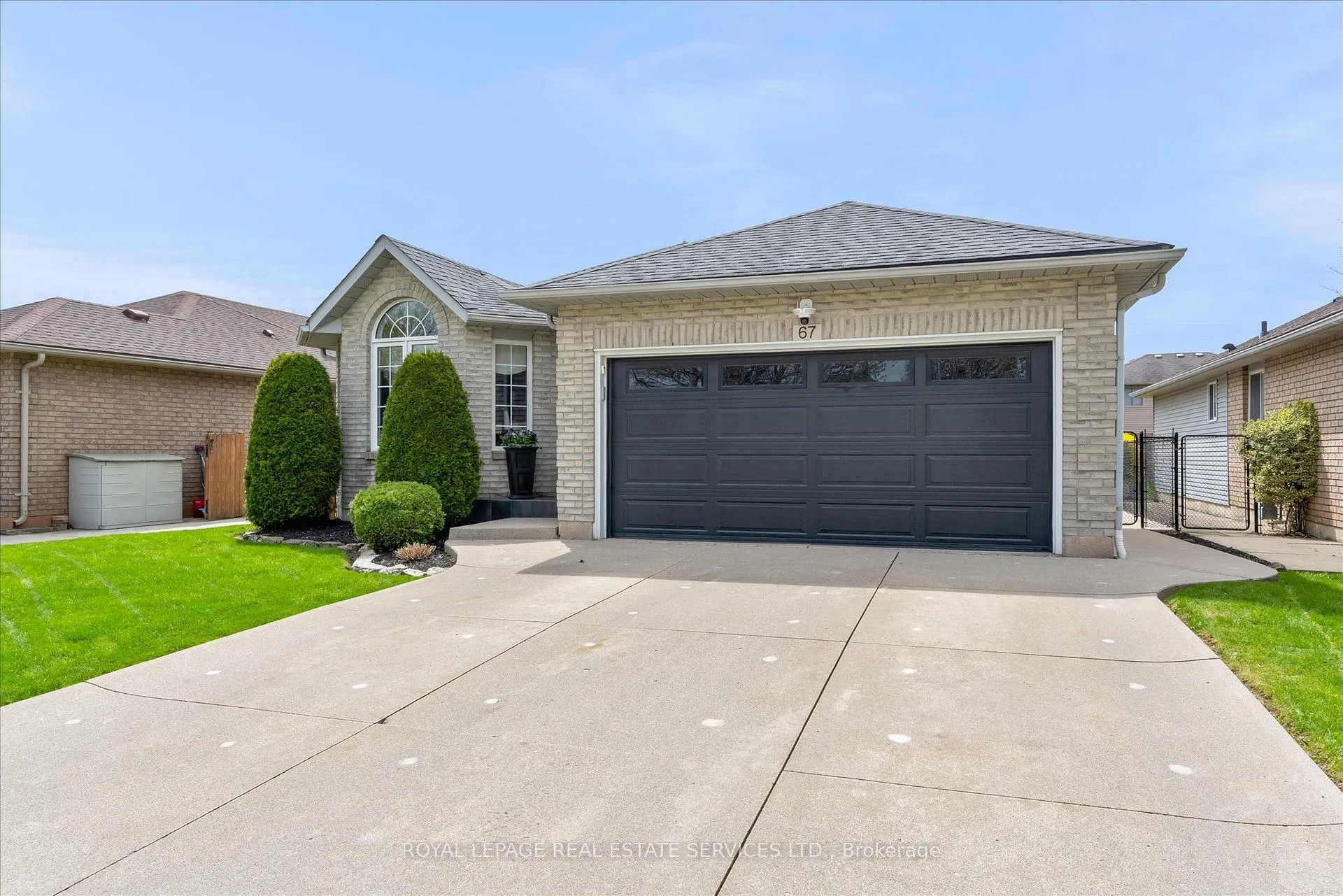 Photo 3 of 67 Loneoak Crescent, Hamilton, Stoney Creek Mountain — HOMEH