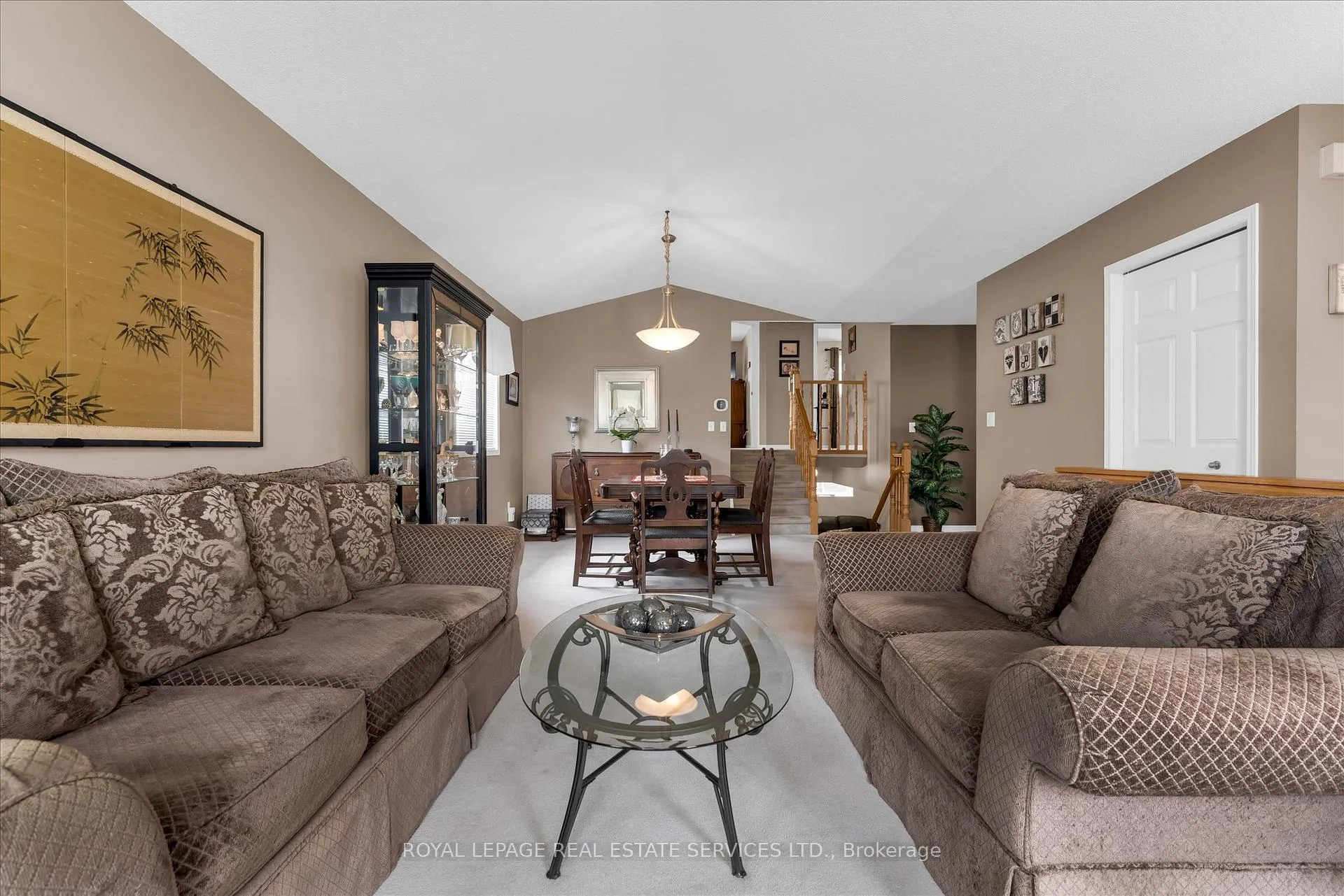Photo 6 of 67 Loneoak Crescent, Hamilton, Stoney Creek Mountain — HOMEH