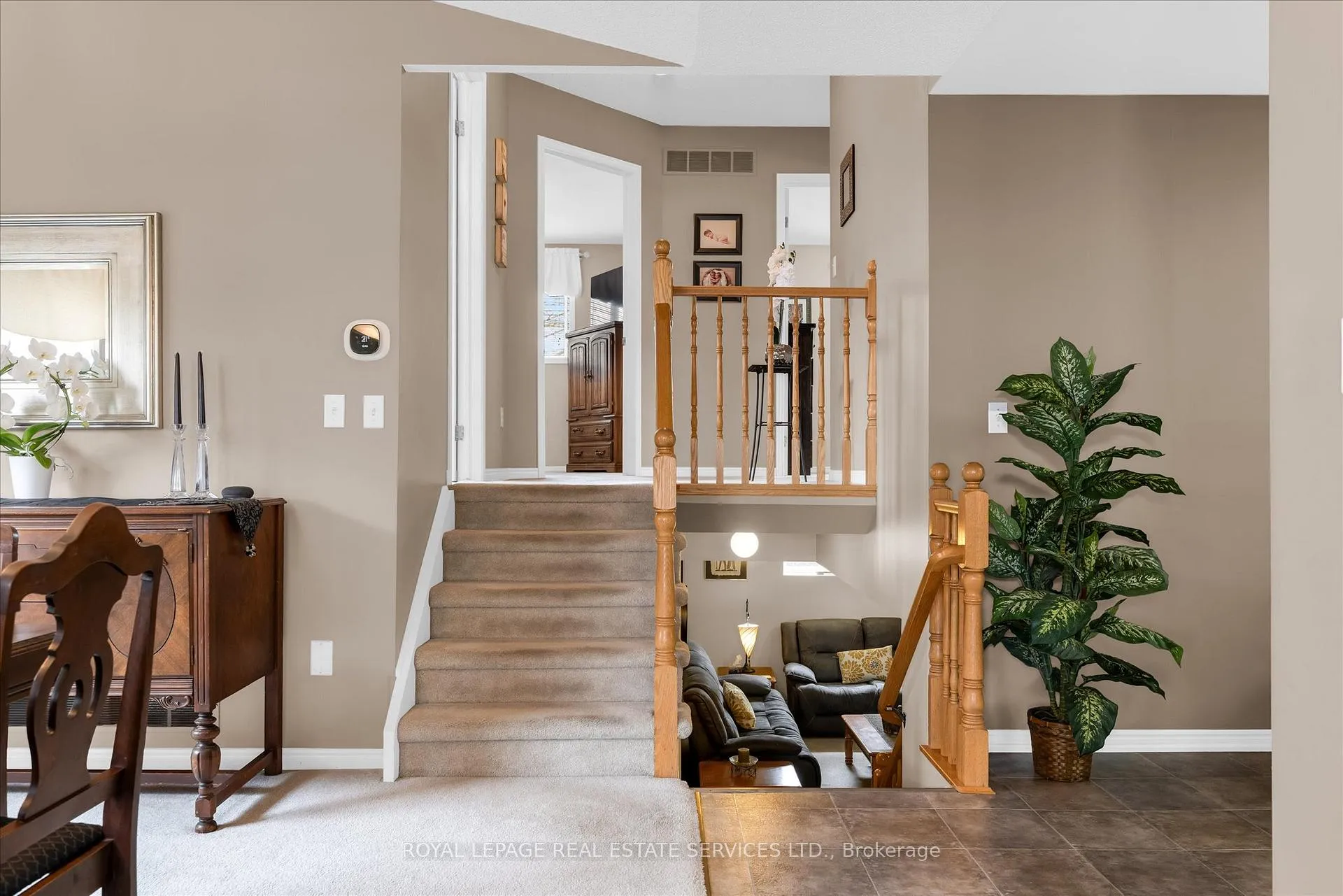 Photo 12 of 67 Loneoak Crescent, Hamilton, Stoney Creek Mountain — HOMEH
