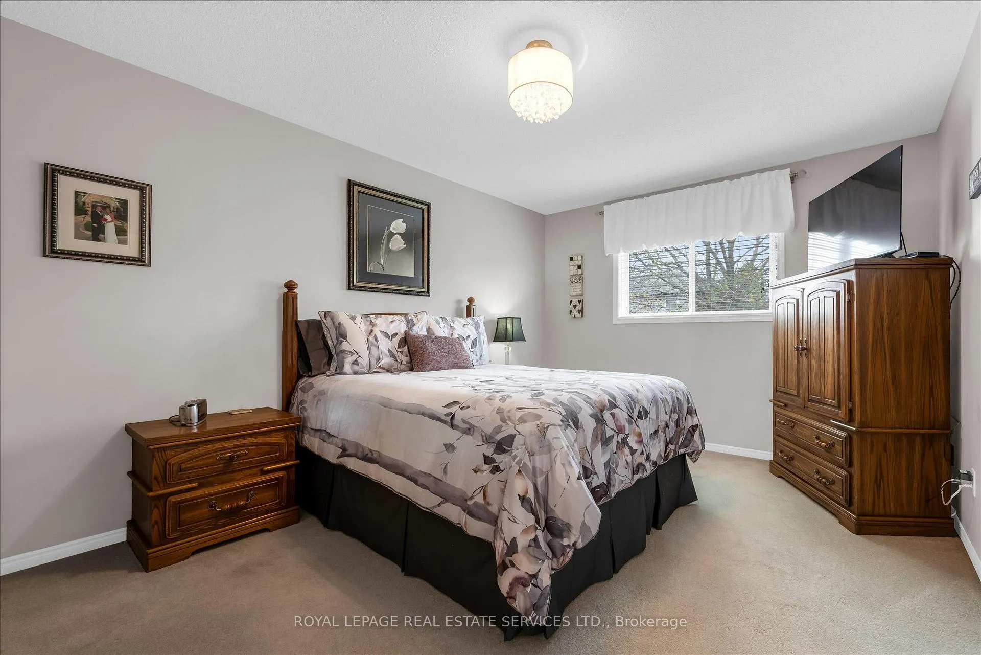 Photo 13 of 67 Loneoak Crescent, Hamilton, Stoney Creek Mountain — HOMEH