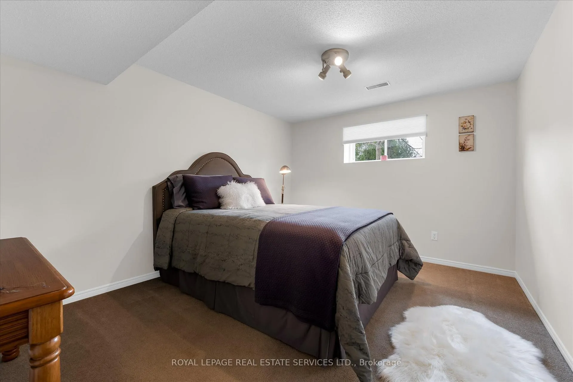 Photo 22 of 67 Loneoak Crescent, Hamilton, Stoney Creek Mountain — HOMEH