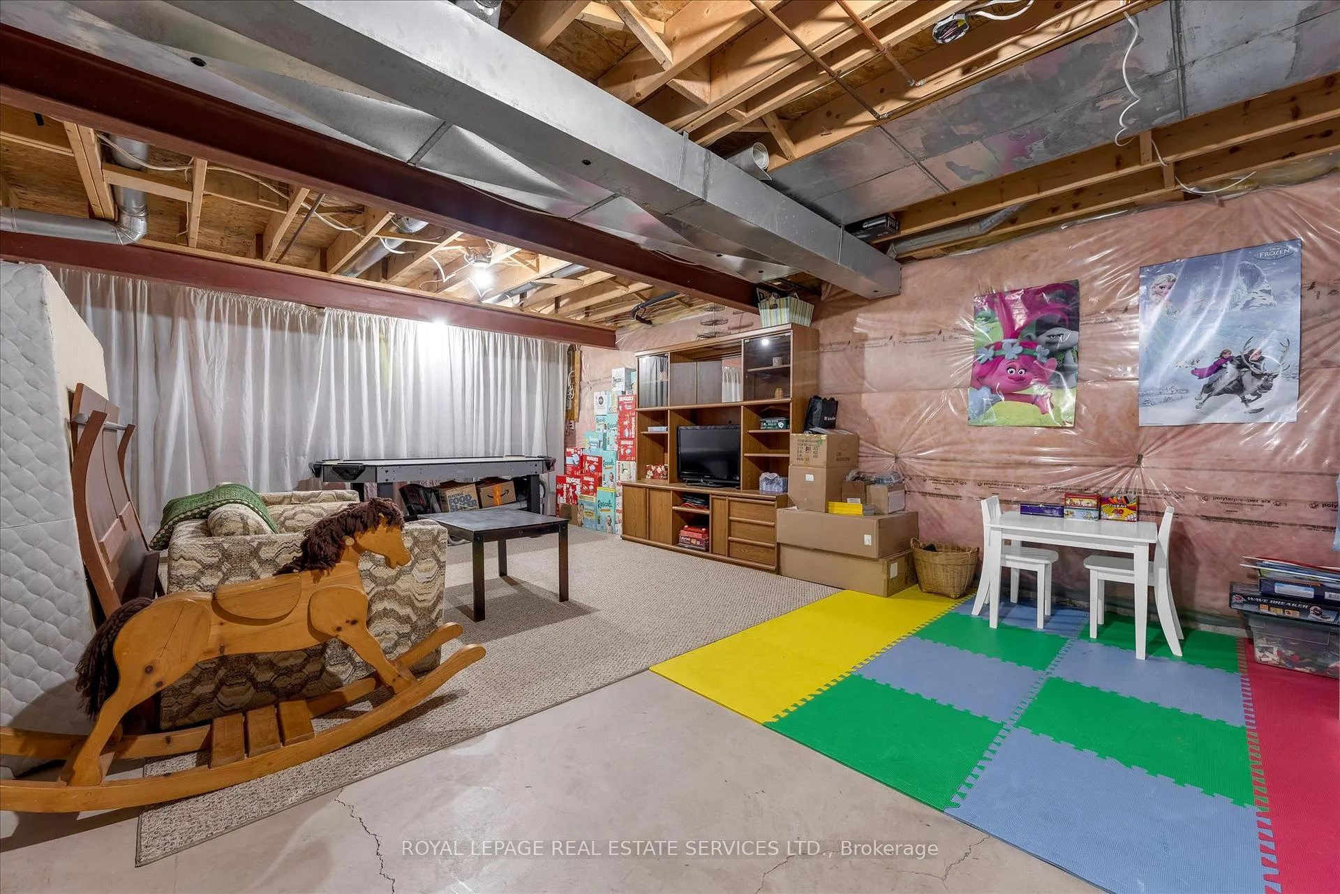 Photo 25 of 67 Loneoak Crescent, Hamilton, Stoney Creek Mountain — HOMEH