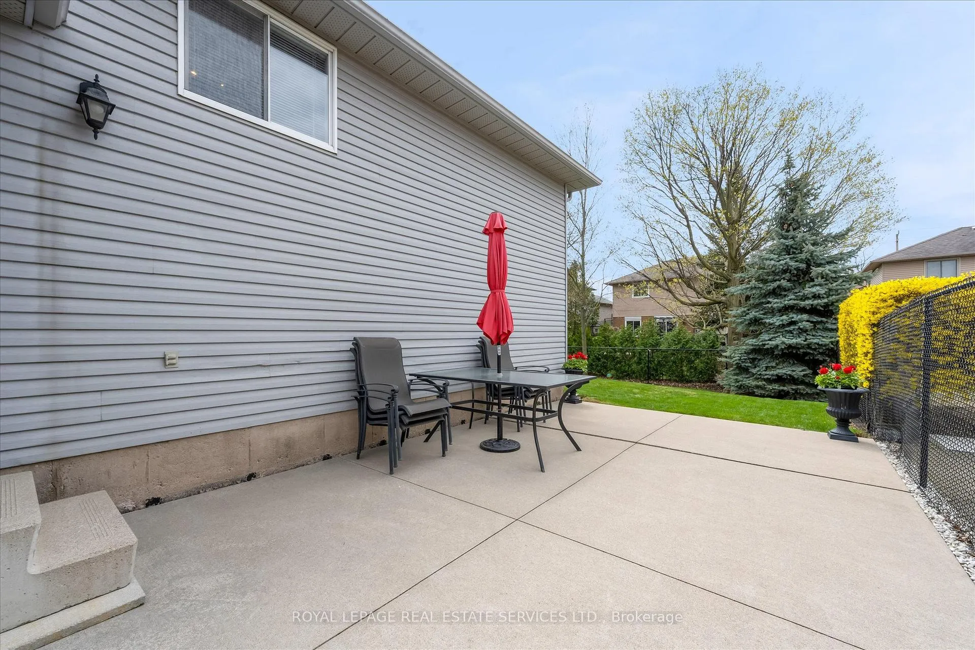 Photo 28 of 67 Loneoak Crescent, Hamilton, Stoney Creek Mountain — HOMEH
