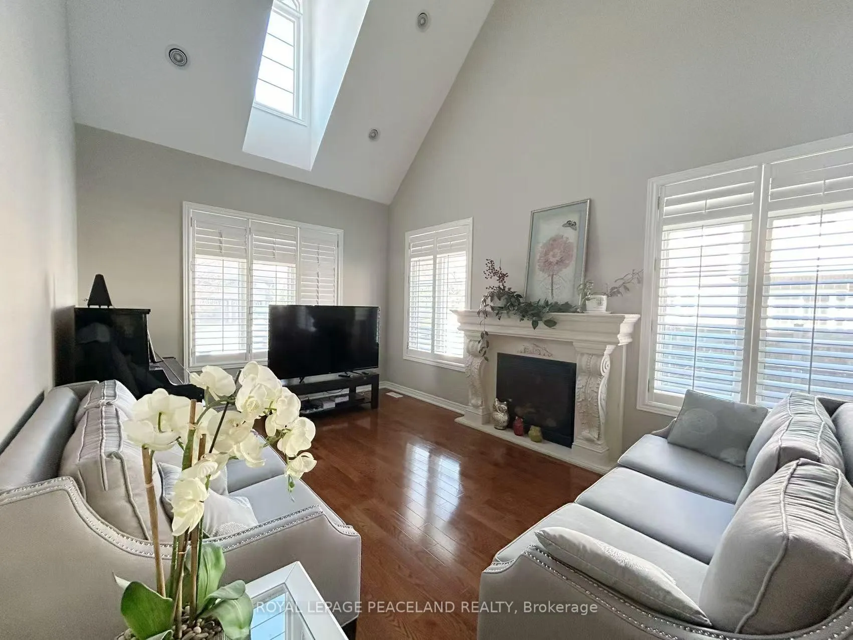 Photo 5 of 23 Halldorson Avenue, Aurora, Bayview Northeast — HOMEH
