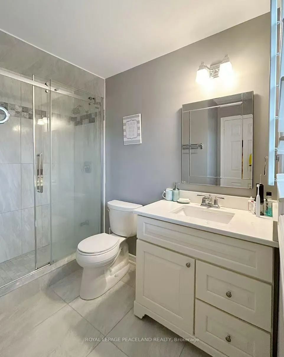 Photo 14 of 23 Halldorson Avenue, Aurora, Bayview Northeast — HOMEH
