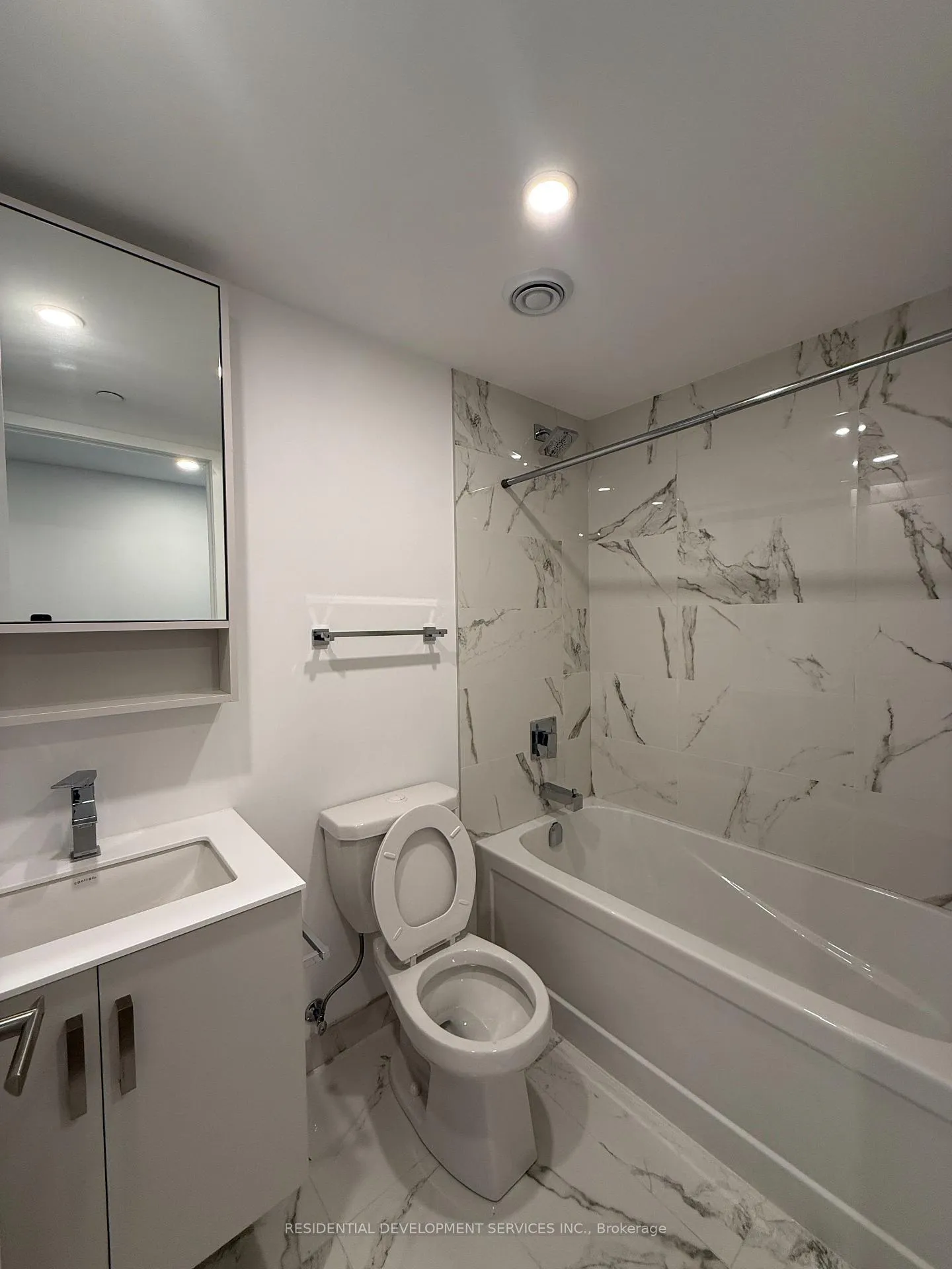 Photo 8 of Unit 2708, 88 Queen Street, Toronto, Church-Yonge Corridor — HOMEH