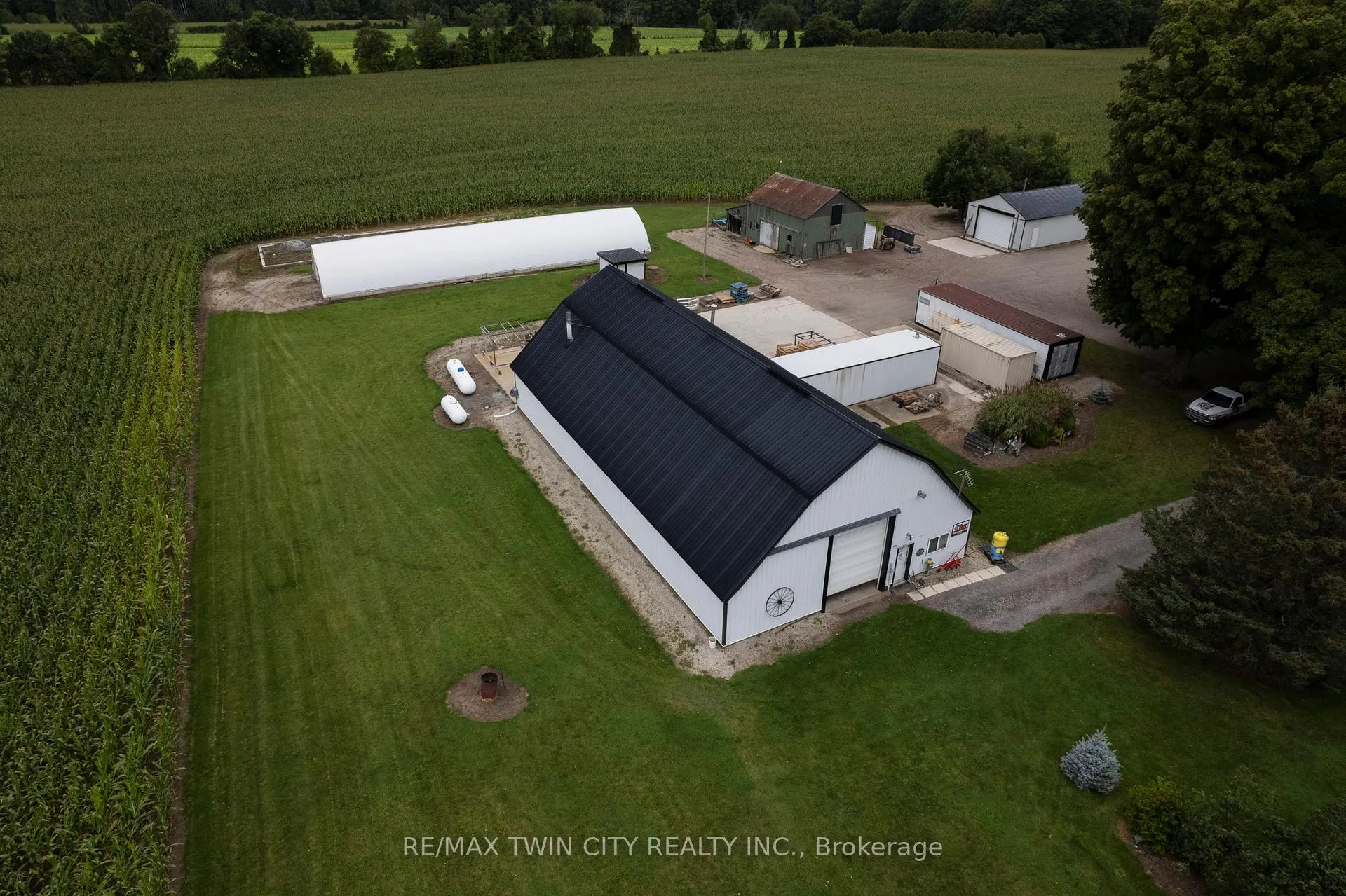 Photo 2 of 331 Middle Townline Road, Brant, Burford — HOMEH