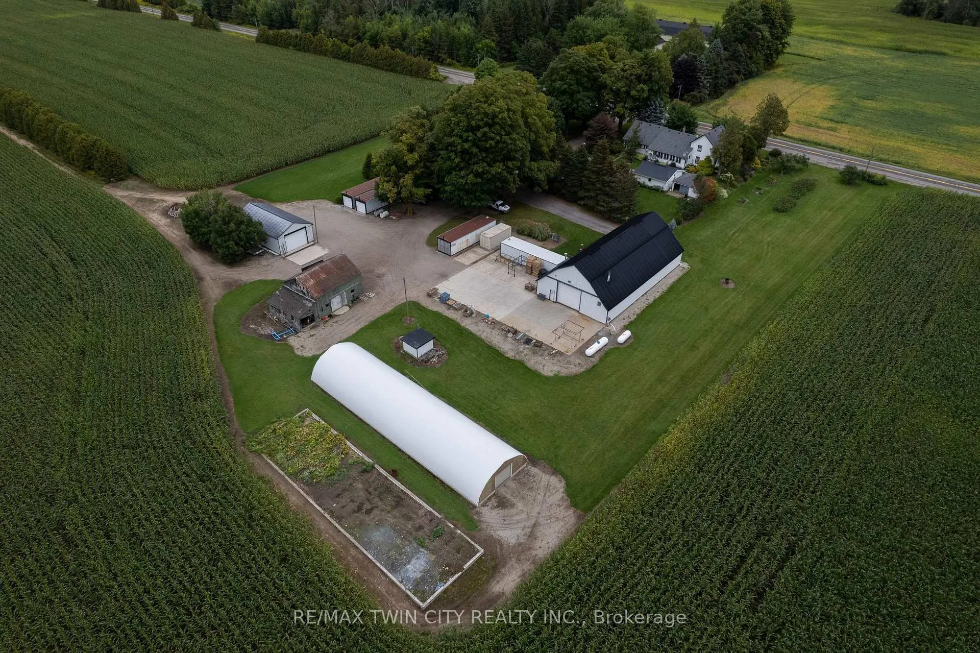 Photo 3 of 331 Middle Townline Road, Brant, Burford — HOMEH