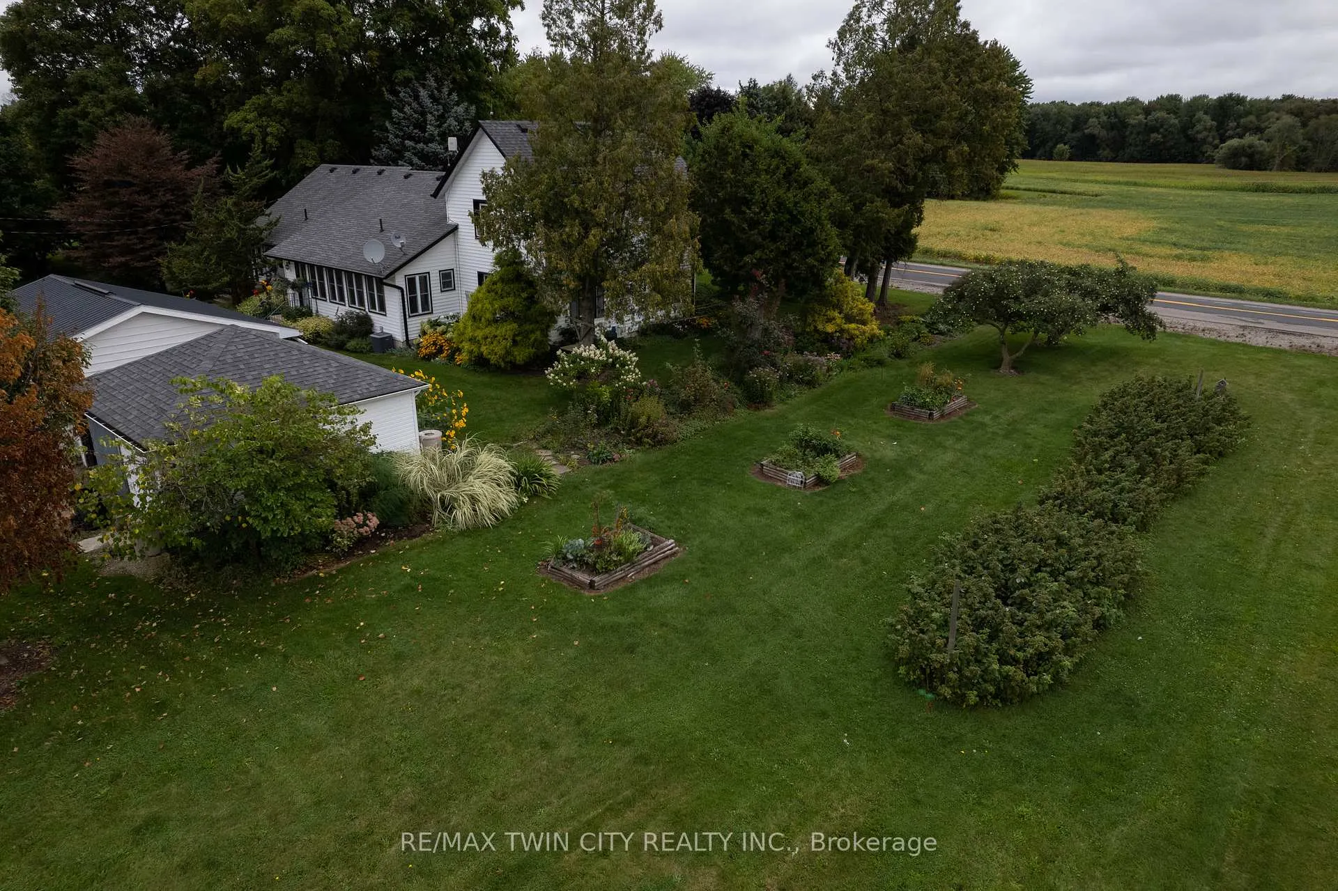 Photo 6 of 331 Middle Townline Road, Brant, Burford — HOMEH
