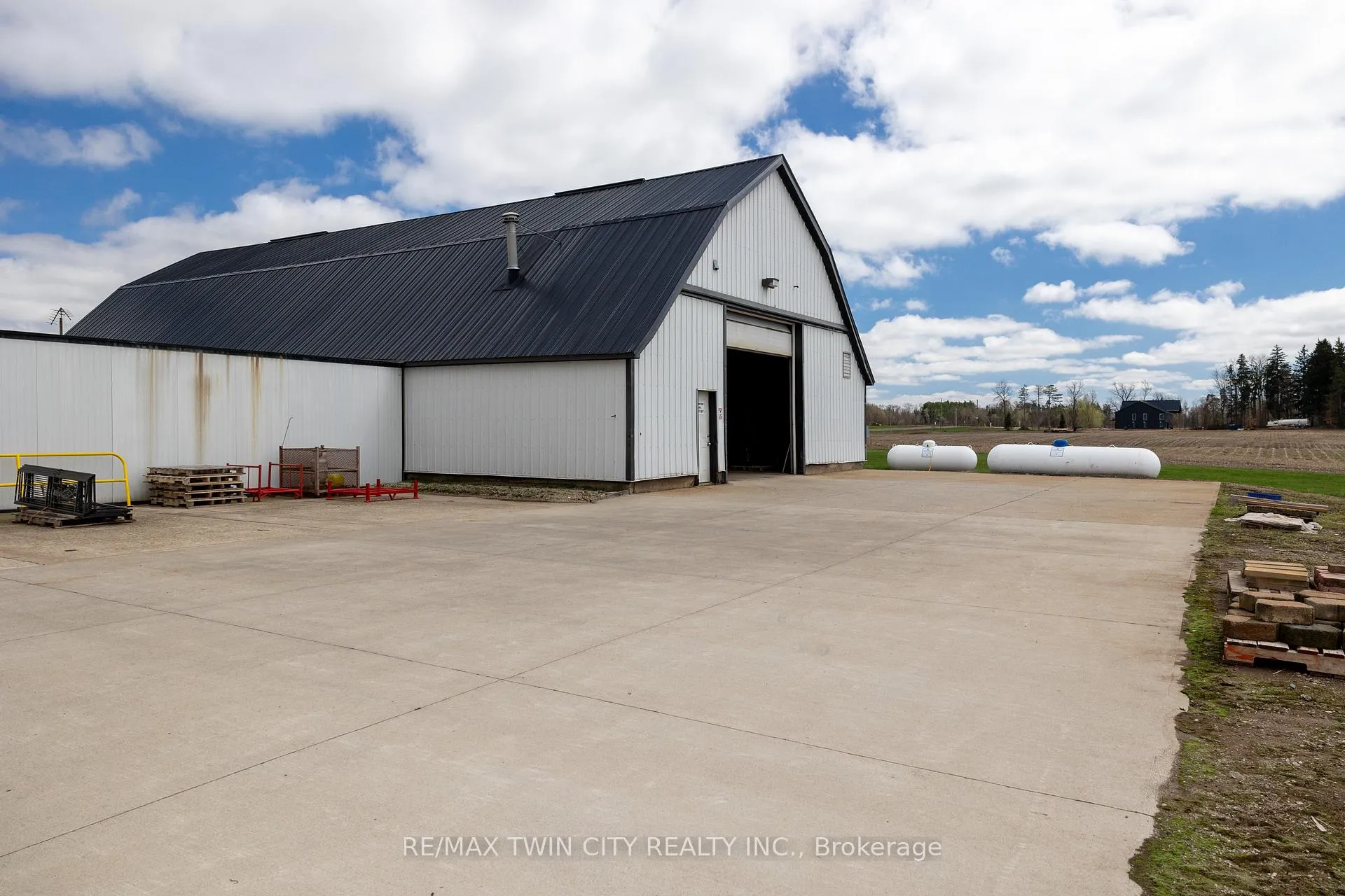 Photo 8 of 331 Middle Townline Road, Brant, Burford — HOMEH