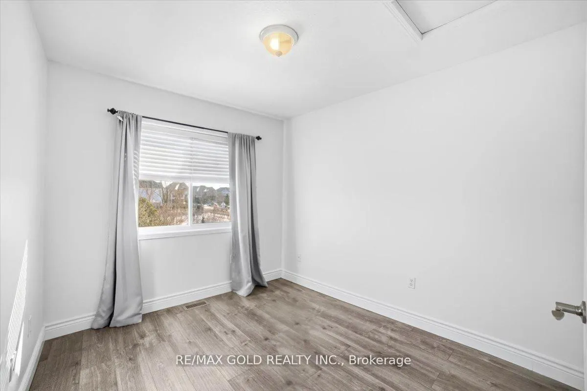 Photo 20 of 51 Bradley Avenue, Hamilton, Binbrook — HOMEH