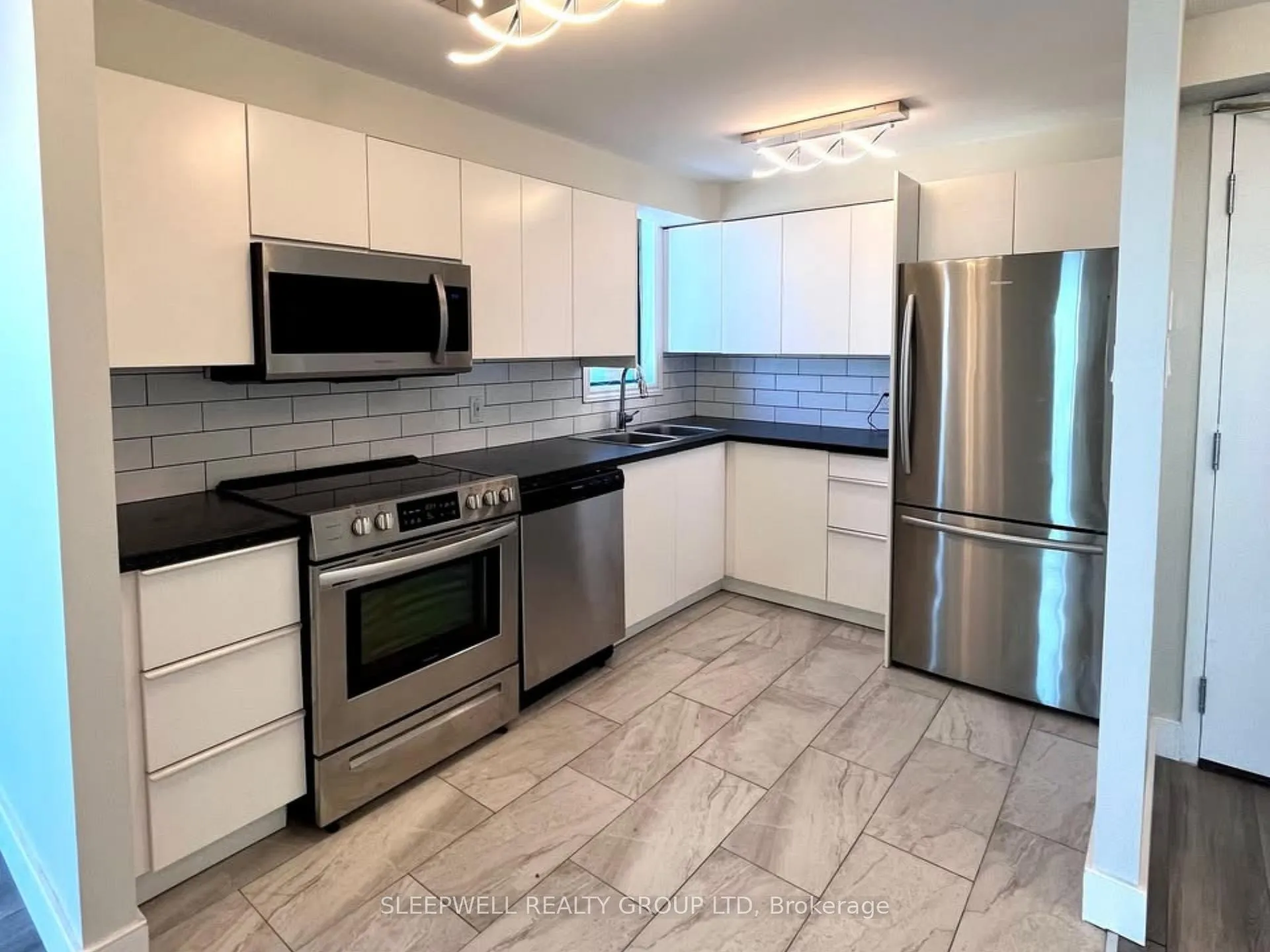 Photo 3 of Unit 405, 1440 Heron Road, Ottawa, Heron Gate — HOMEH
