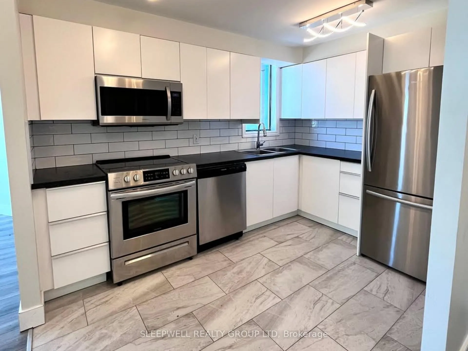 Photo 4 of Unit 405, 1440 Heron Road, Ottawa, Heron Gate — HOMEH