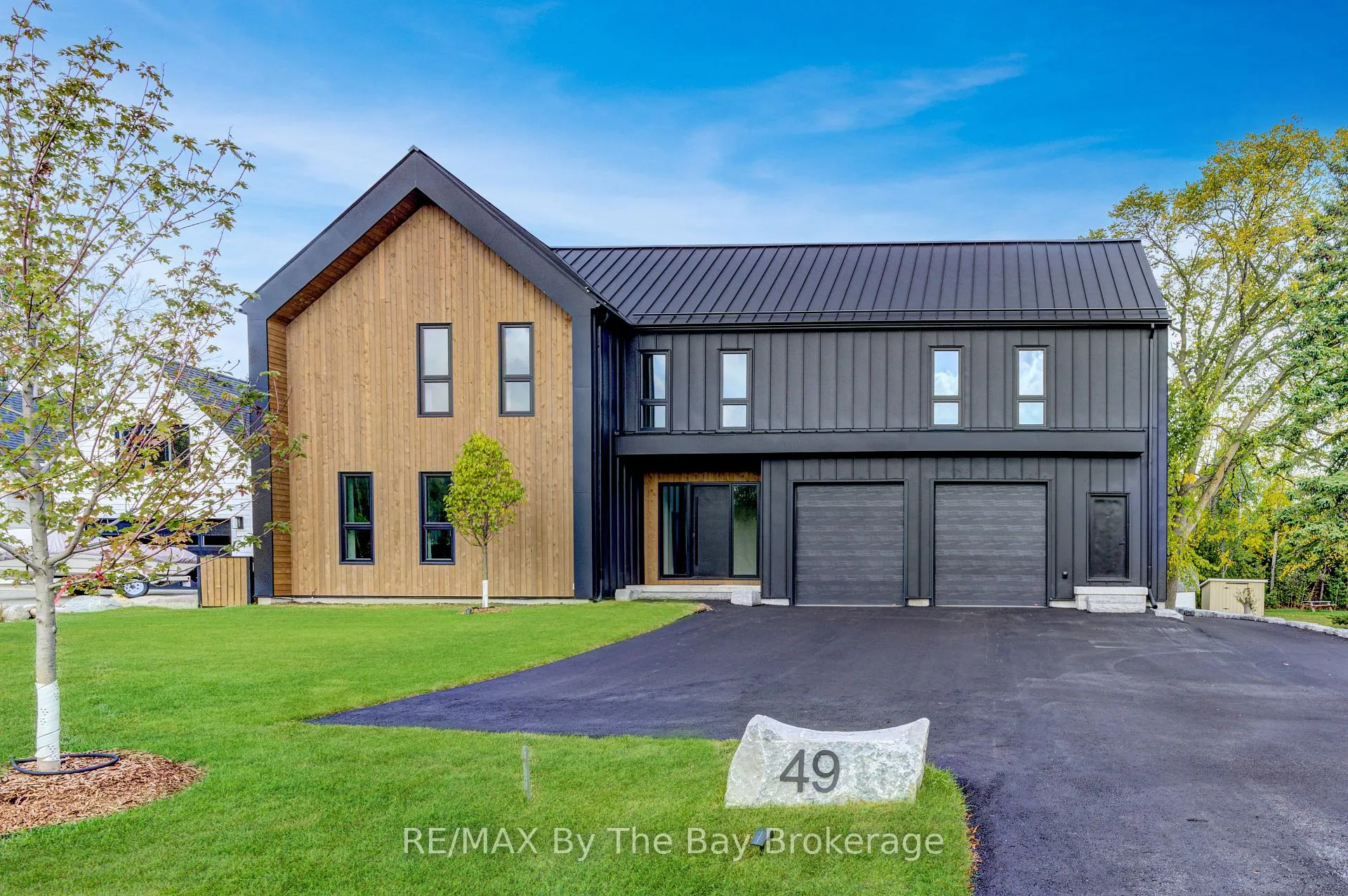 Photo 2 of 49 Broadview Street, Collingwood — HOMEH
