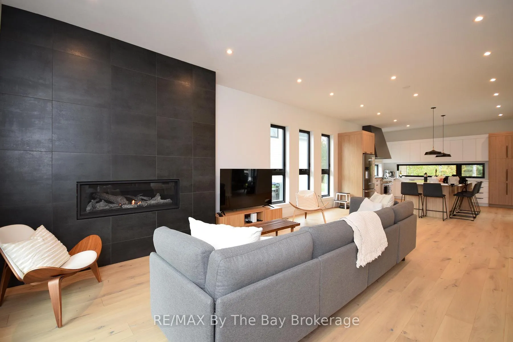Photo 7 of 49 Broadview Street, Collingwood — HOMEH