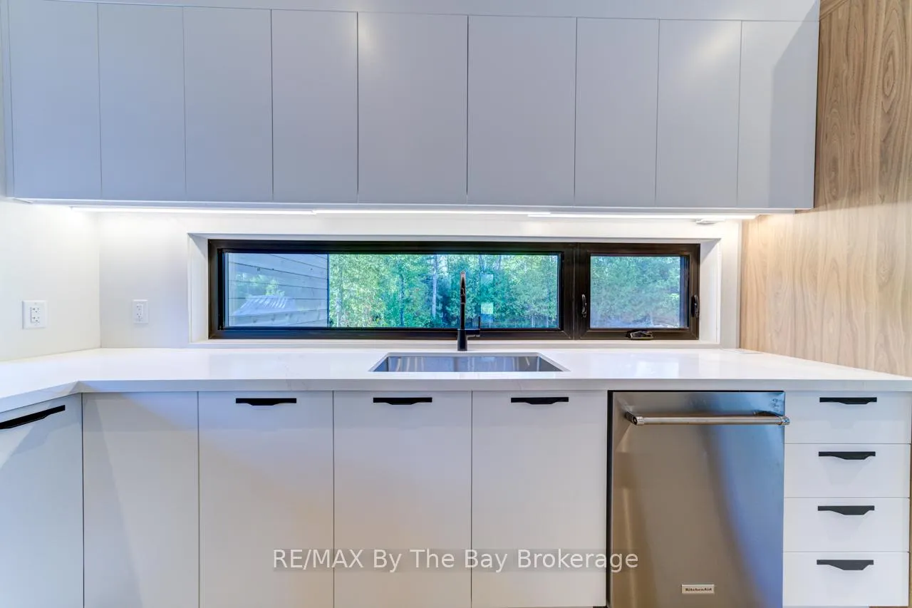 Photo 11 of 49 Broadview Street, Collingwood — HOMEH