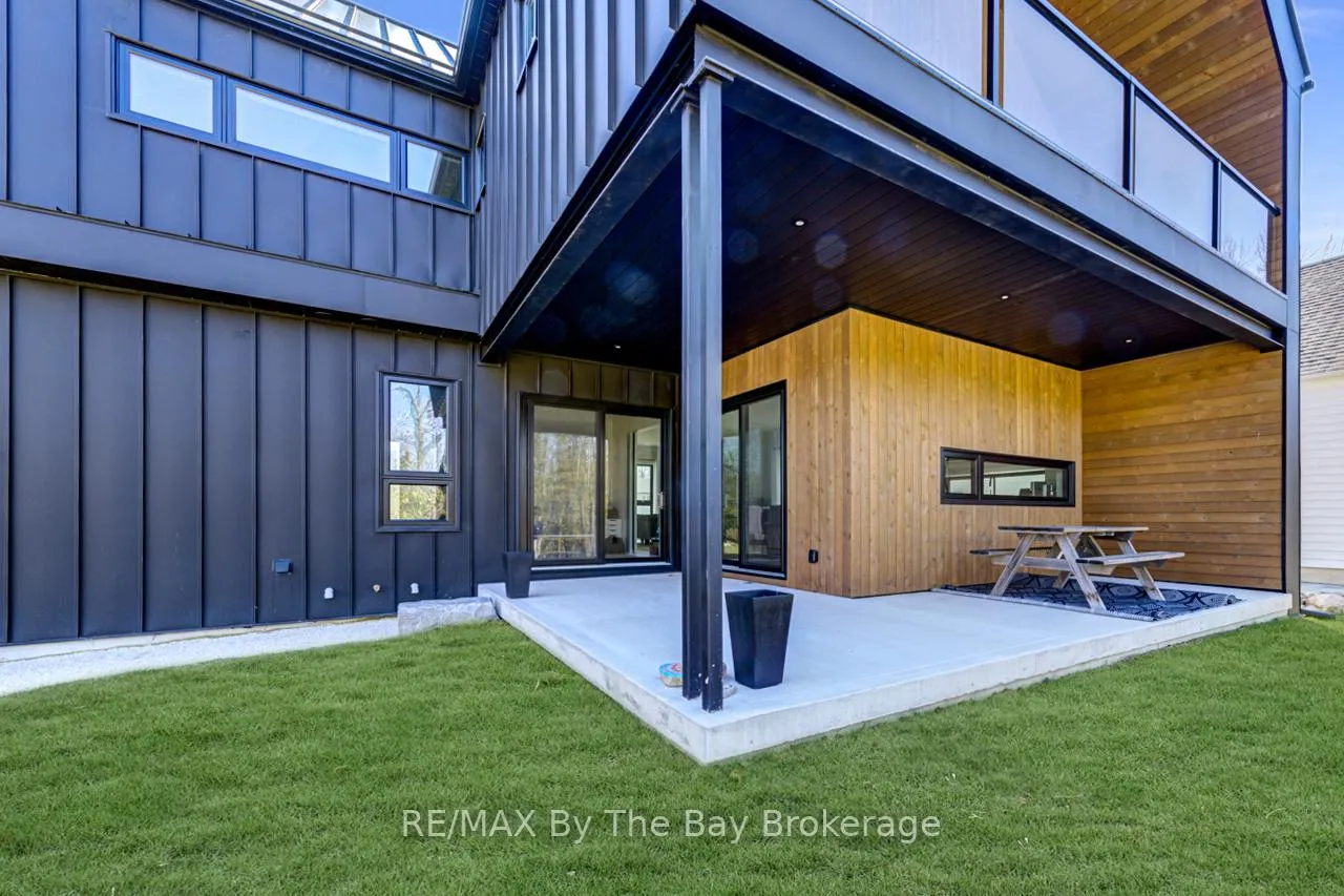 Photo 13 of 49 Broadview Street, Collingwood — HOMEH