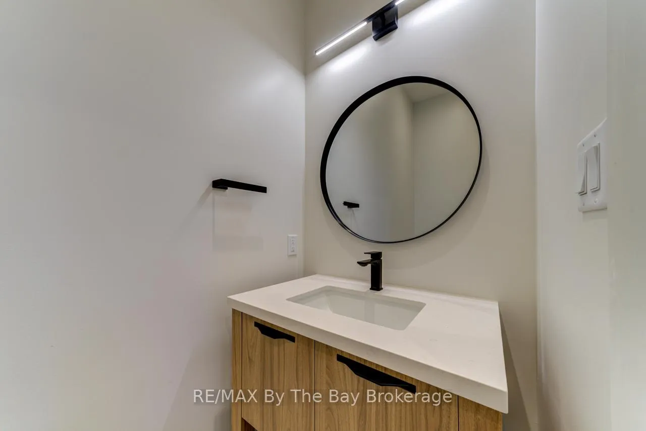 Photo 16 of 49 Broadview Street, Collingwood — HOMEH