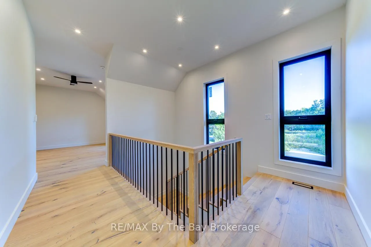 Photo 21 of 49 Broadview Street, Collingwood — HOMEH