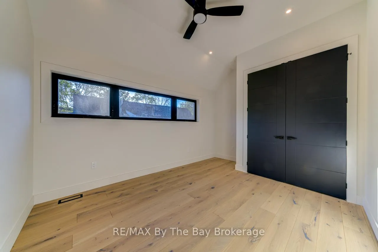 Photo 29 of 49 Broadview Street, Collingwood — HOMEH