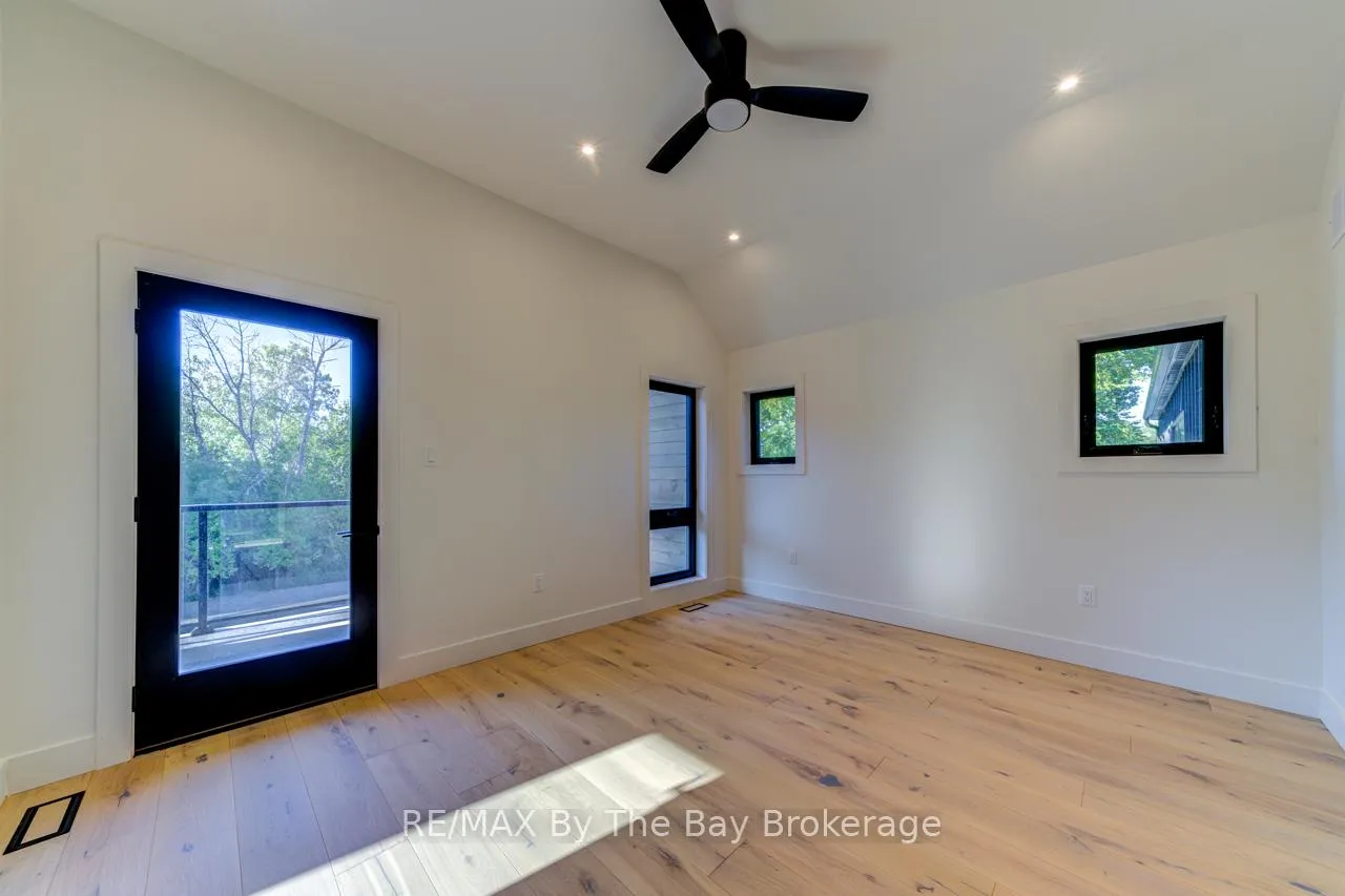 Photo 32 of 49 Broadview Street, Collingwood — HOMEH