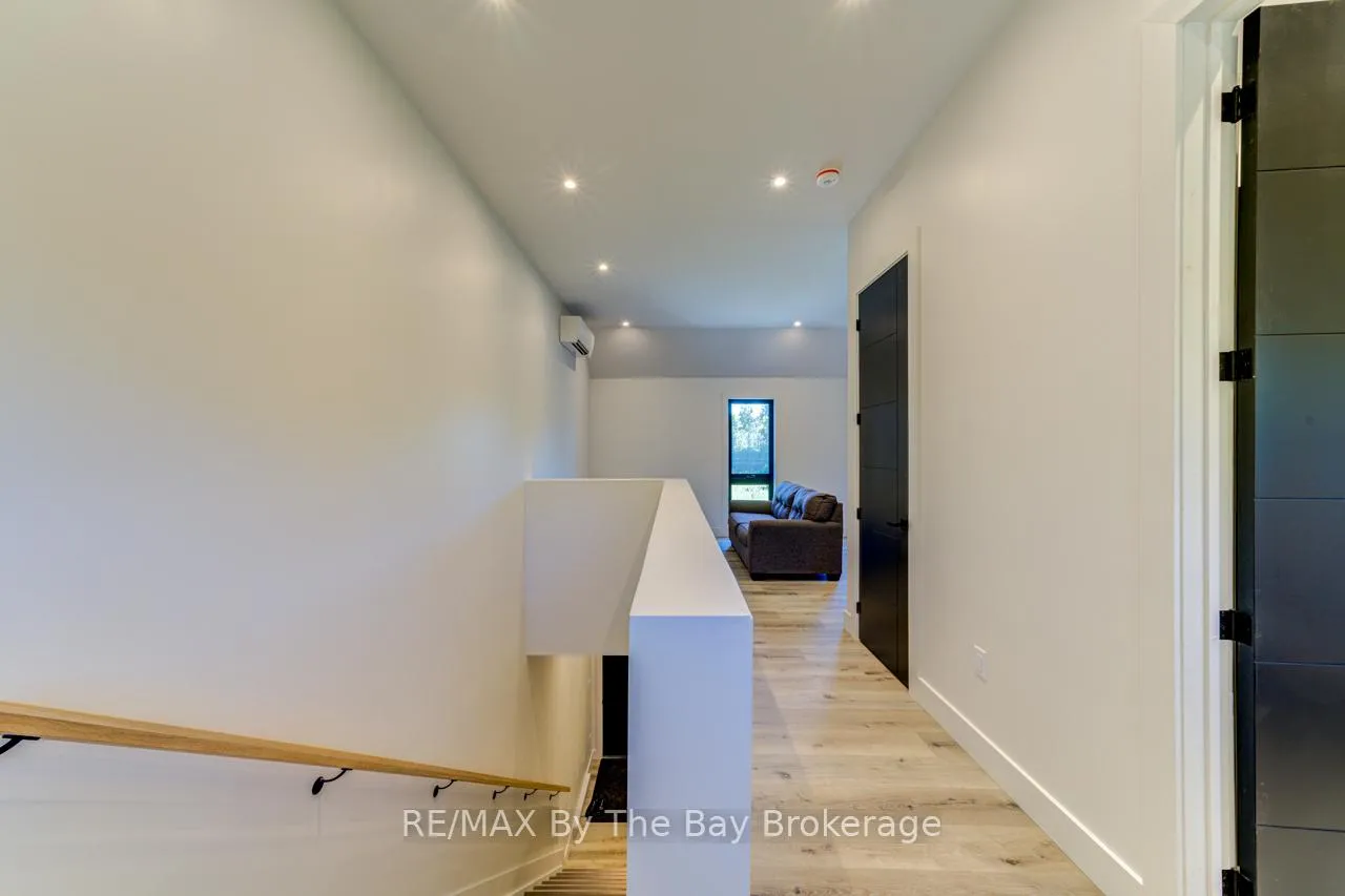 Photo 40 of 49 Broadview Street, Collingwood — HOMEH