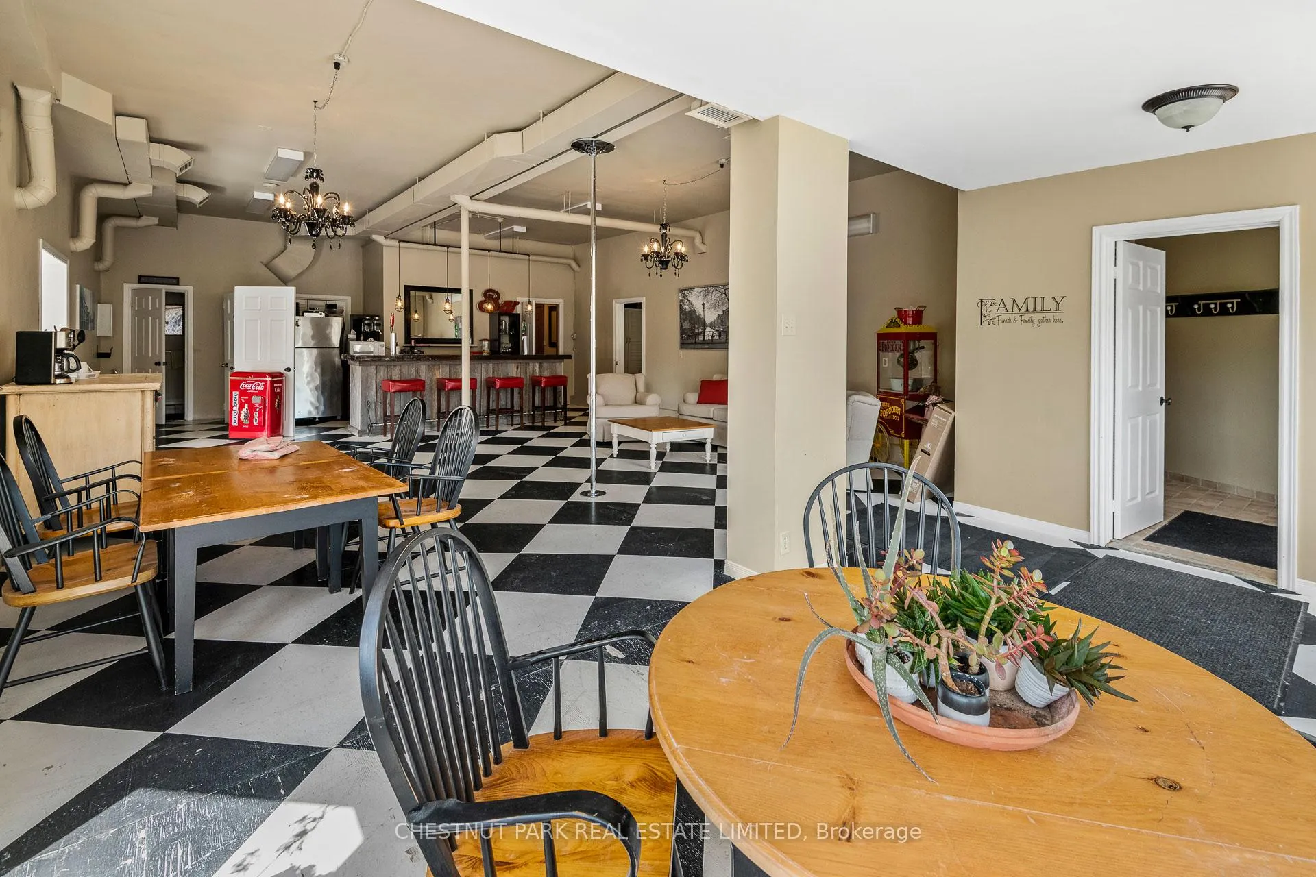 Photo 34 of 40 Hurd Street, Oshawa, Raglan — HOMEH