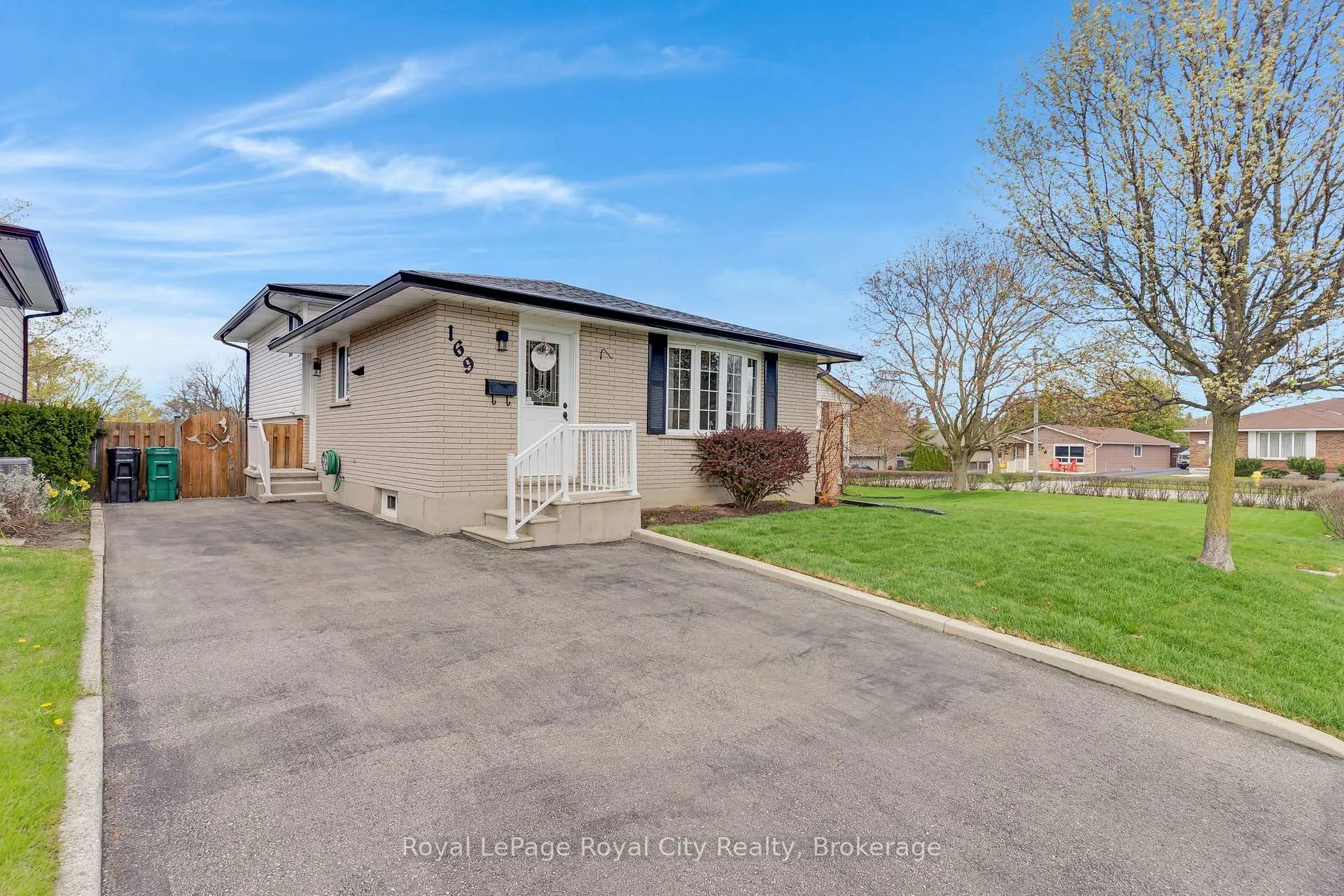 Photo 3 of 169 Johanna Drive, Cambridge — HOMEH