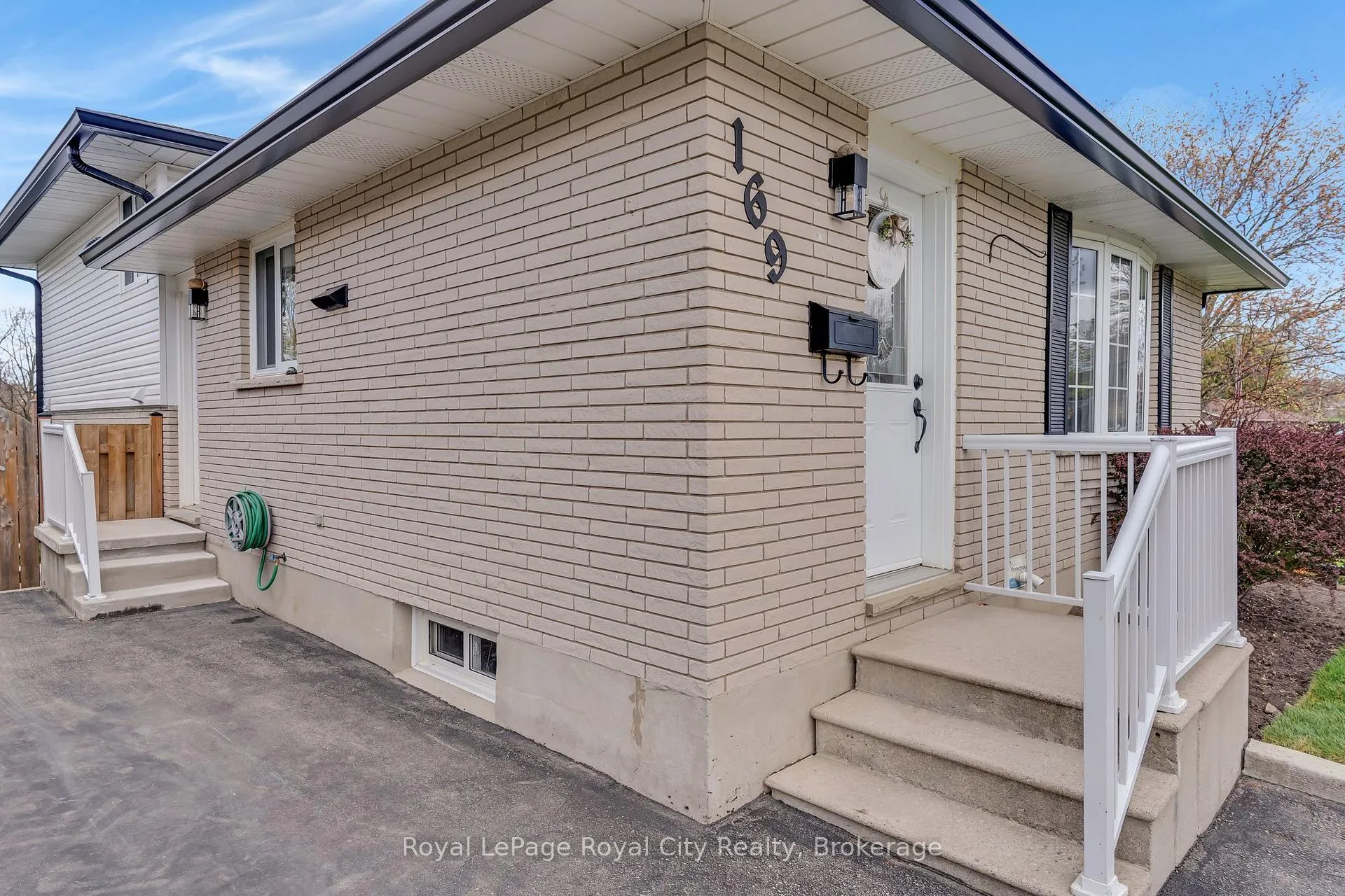 Photo 4 of 169 Johanna Drive, Cambridge — HOMEH