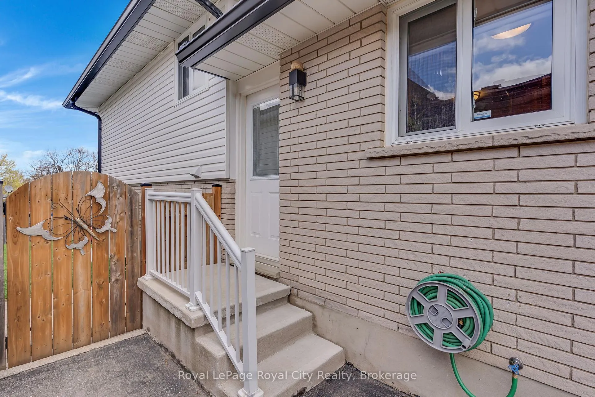 Photo 5 of 169 Johanna Drive, Cambridge — HOMEH