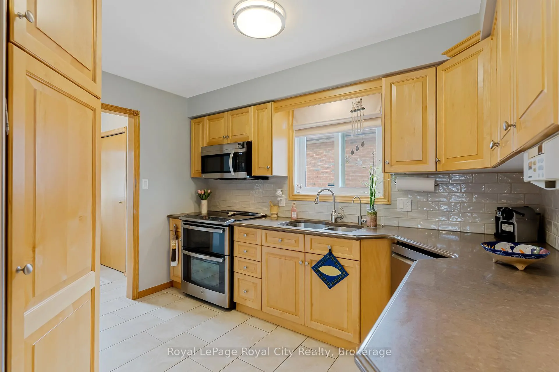 Photo 18 of 169 Johanna Drive, Cambridge — HOMEH