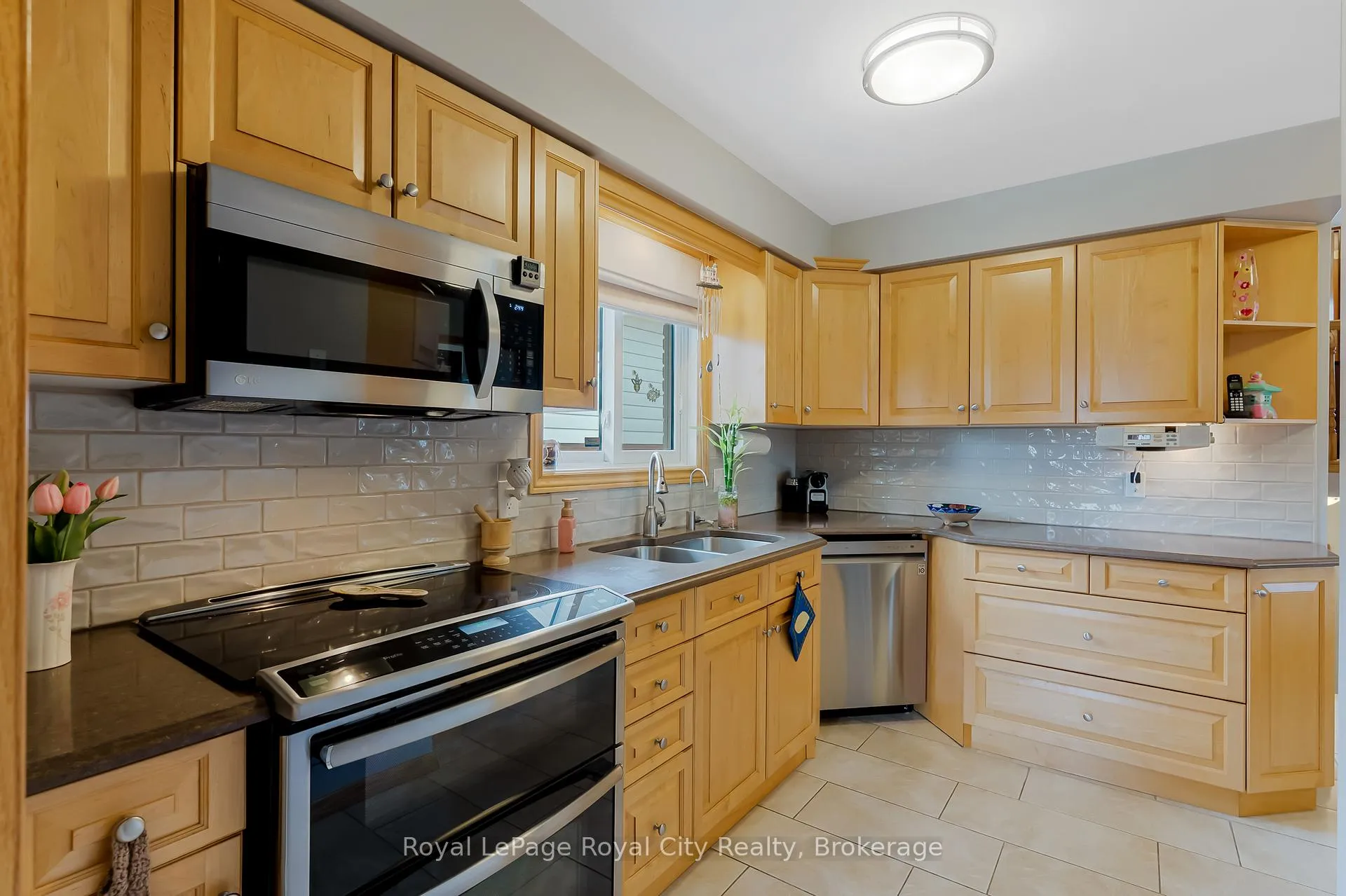 Photo 19 of 169 Johanna Drive, Cambridge — HOMEH