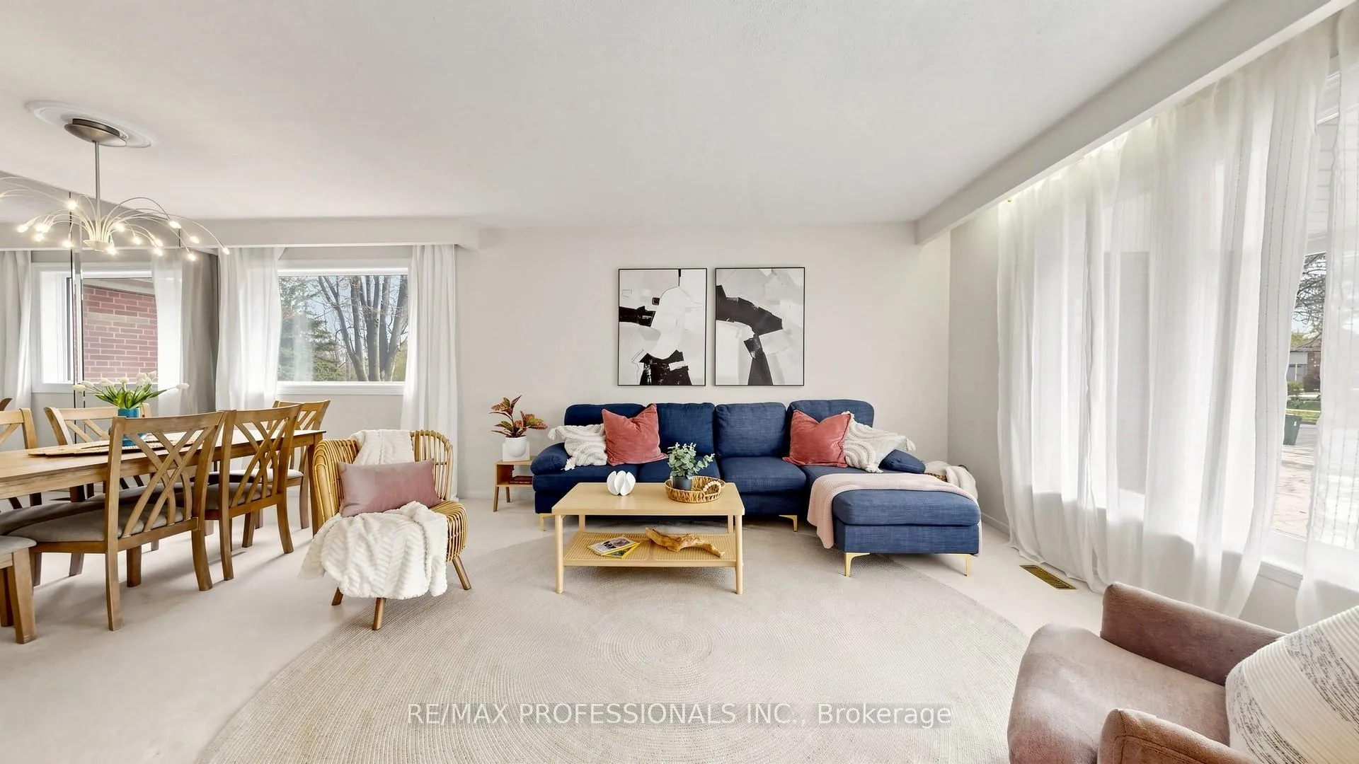 Photo 3 of 117 Mercury Road, Etobicoke, West Humber-Clairville — HOMEH
