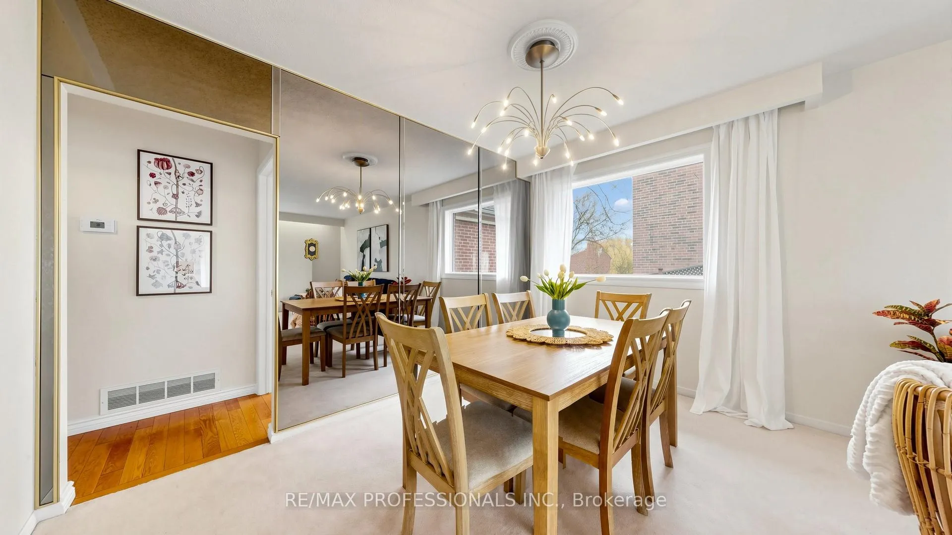 Photo 5 of 117 Mercury Road, Etobicoke, West Humber-Clairville — HOMEH