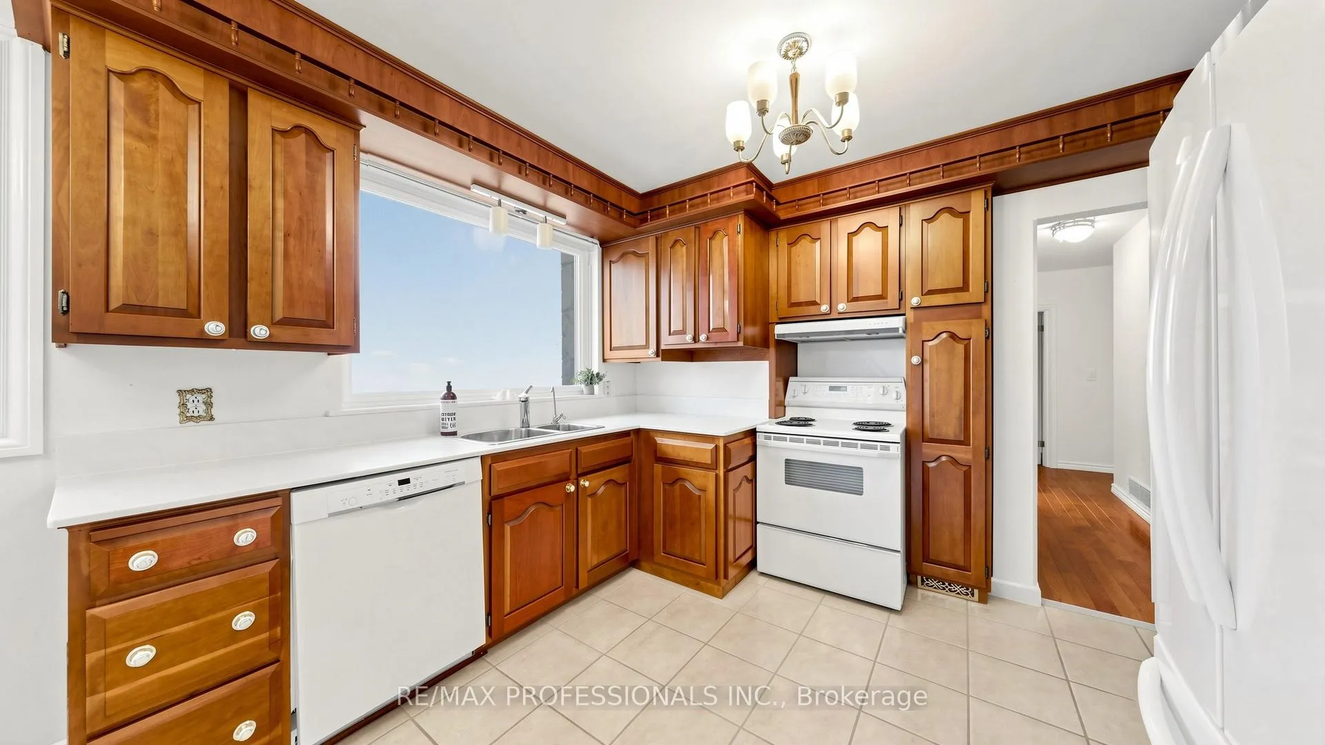 Photo 6 of 117 Mercury Road, Etobicoke, West Humber-Clairville — HOMEH
